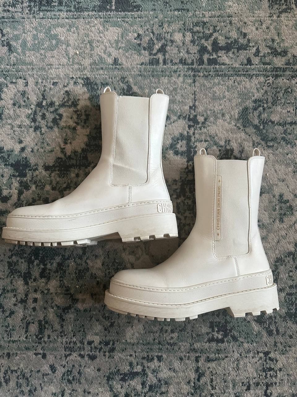 Dior Dior White Chelsea Leather Ankle Boots Size US 7 / IT 37 - 2 Thumbnail
