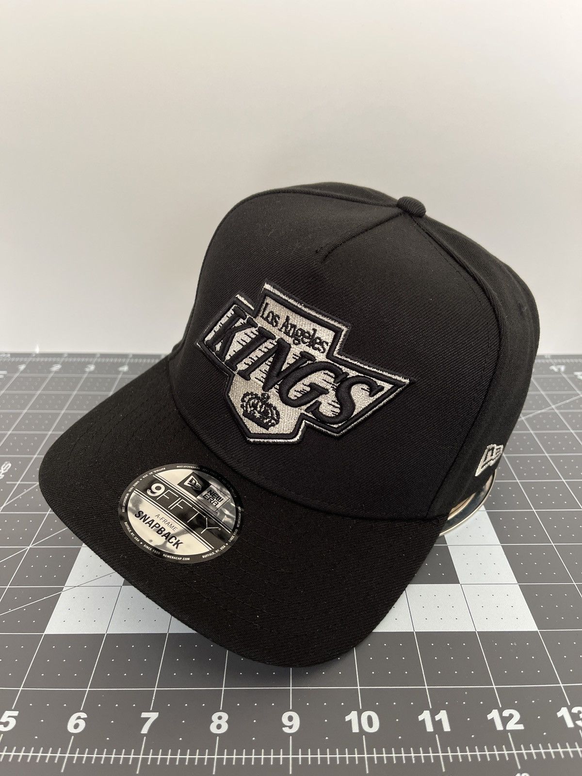 New Era Los Angeles Kings Black Classic 9FIFTY OSFM Snapback Size ONE SIZE - 3 Thumbnail
