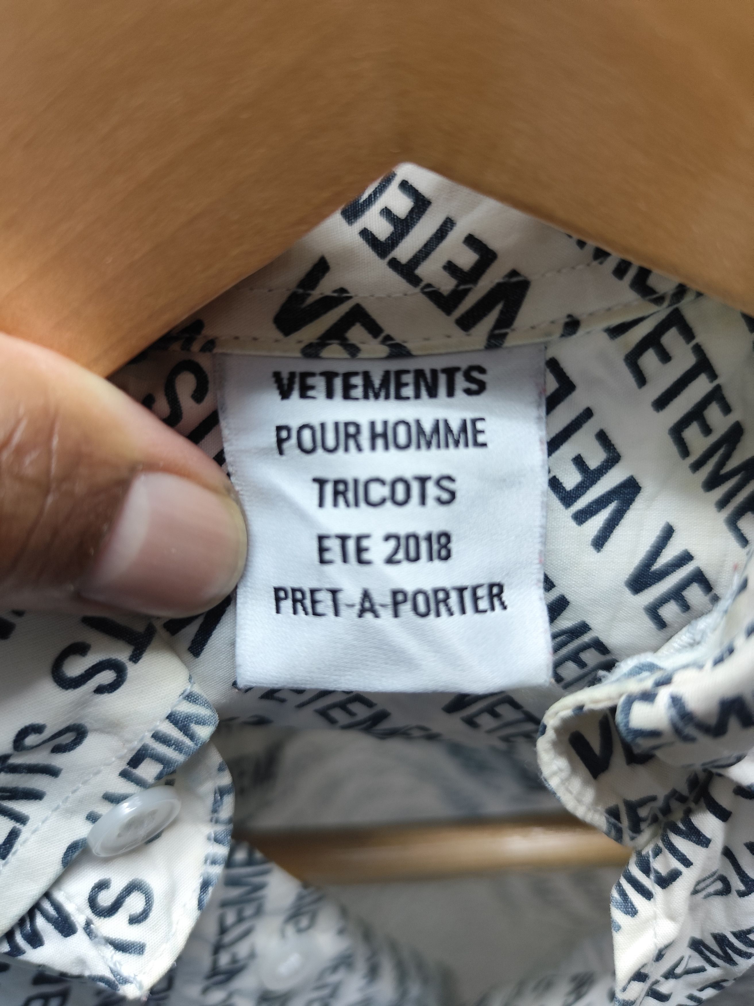 Vetements VETEMENTS MONOGRAM POUR HOMME TRICOT 2018 BY DEMNA GVASALIA Size US S / EU 44-46 / 1 - 9 Thumbnail