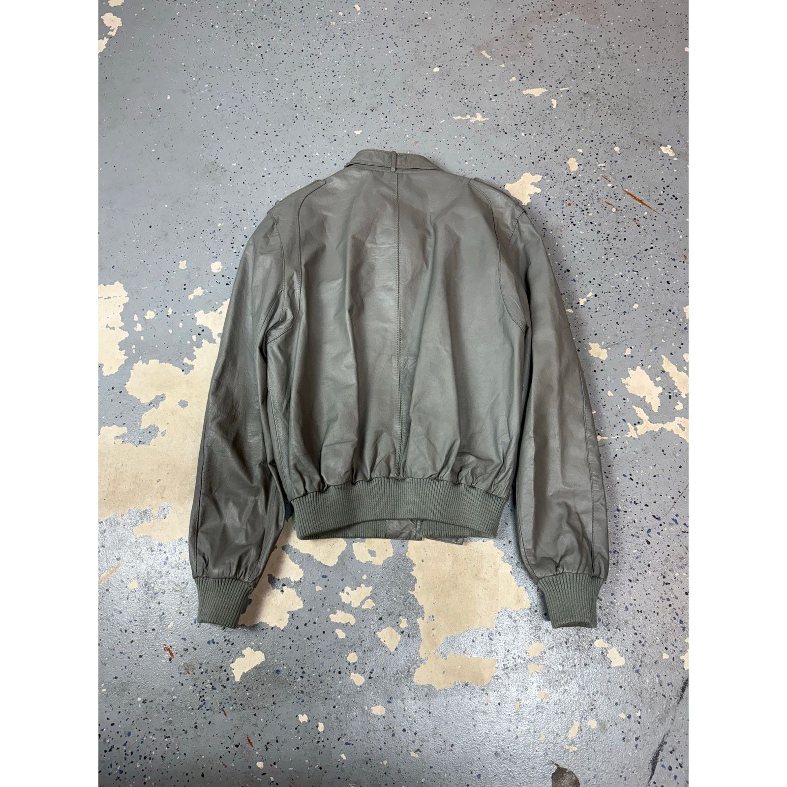 Vintage Vintage European-style café racer leather jacket Size US L / EU 52-54 / 3 - 9 Thumbnail