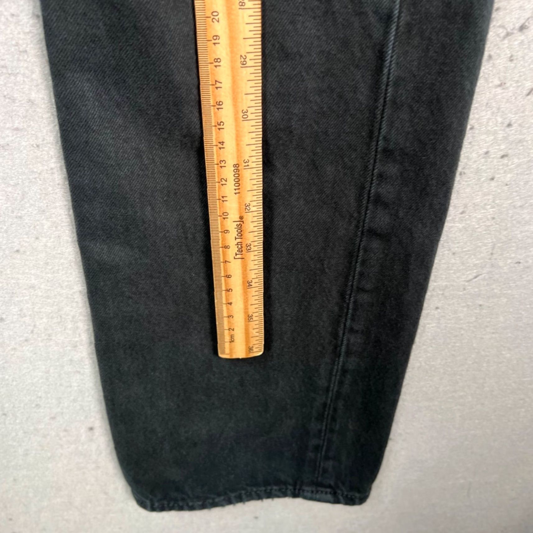 Levi's Levis 501 Mens Jeans 32x32 Original Fit Black Cotton Denim Levi's 501 Series Straight 5-Pocket Button Closure Vintage: No Mens Size US 32 / EU 48 - 7 Thumbnail