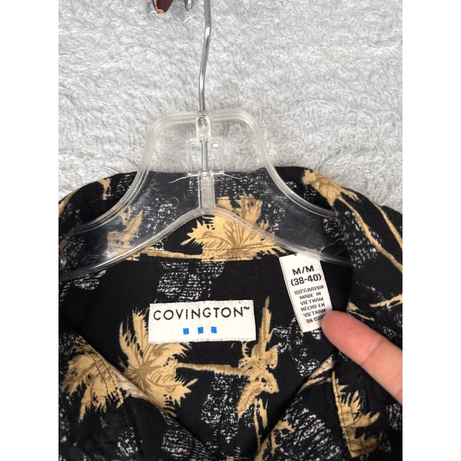 Vintage Covington Shirt Men Medium Black Beige Palm Tree 100% Rayon Button Up Hawaiian Vintage No Size US M / EU 48-50 / 2 - 7 Thumbnail