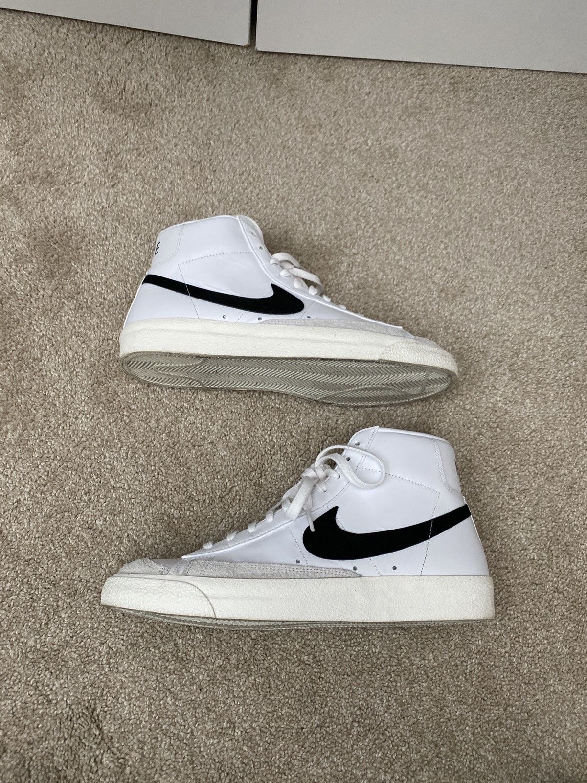 image of Nike Blazer Mid ‘77 Vntg Shoes in White, Men's (Size 11.5)