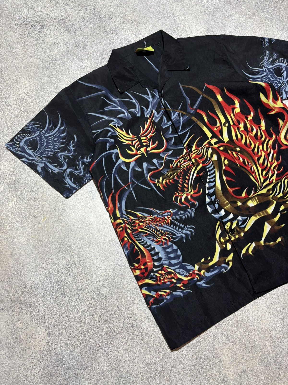 Vintage Vintage 80s Japanese Dragon flame hawaiian shirt Mens size L Size US L / EU 52-54 / 3 - 3 Thumbnail