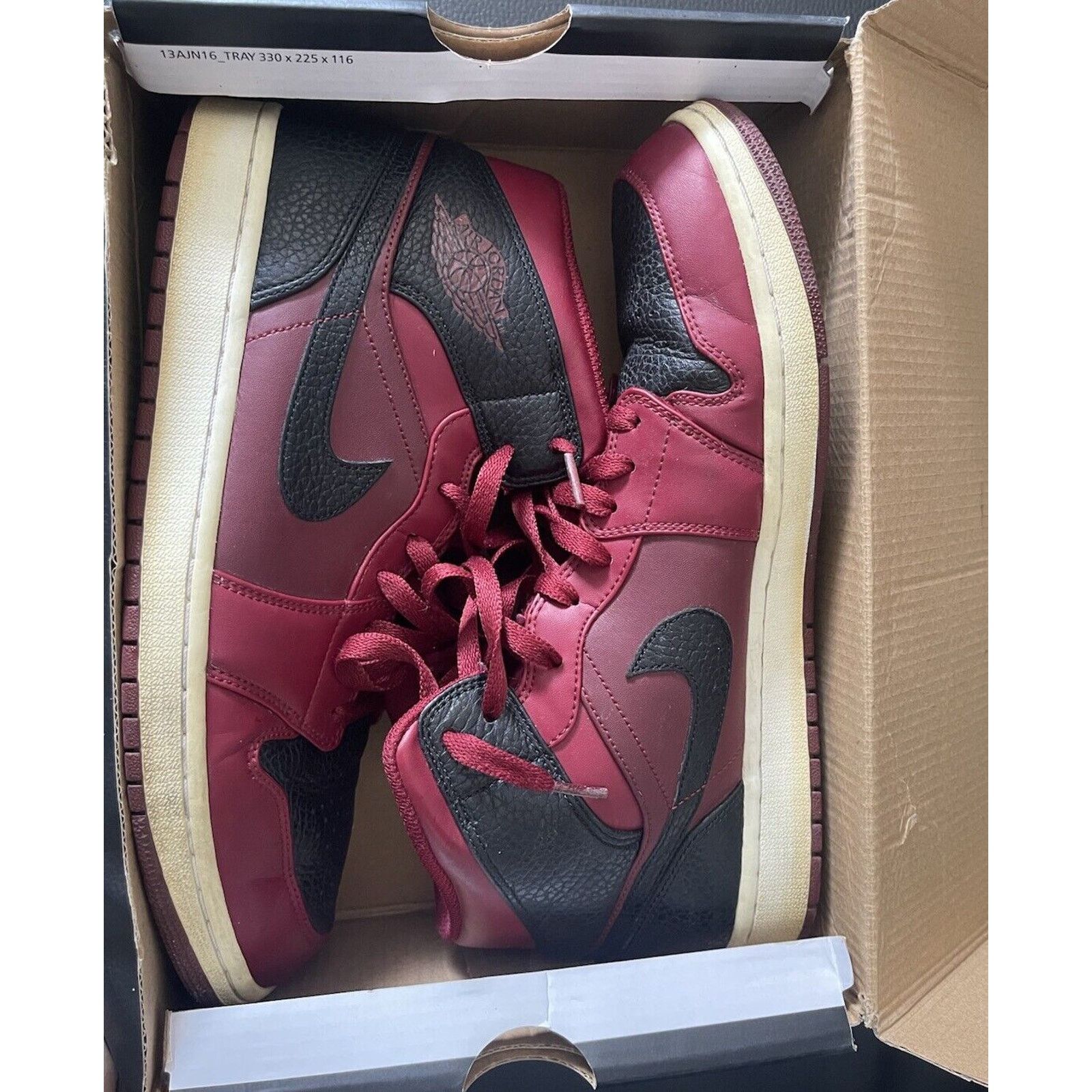 Nike Nike Air Jordan 1 Retro “Reverse Banned” 554724-601 Men 11.5 Size US 10.5 / EU 43-44 - 2 Thumbnail