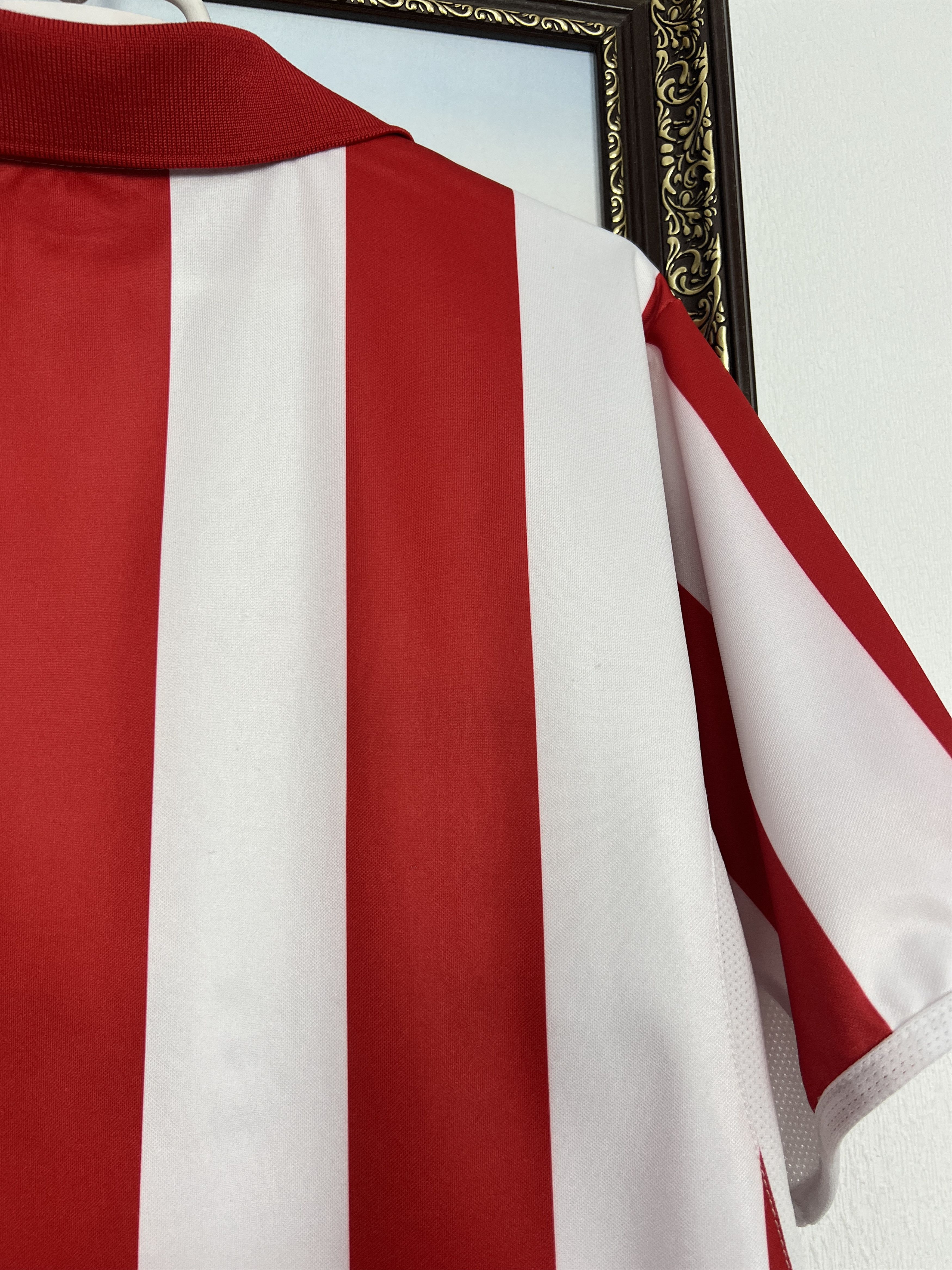 Umbro Olympiacos Home football shirt Soccer Jersey Trikot Rare Size US M / EU 48-50 / 2 - 11 Thumbnail