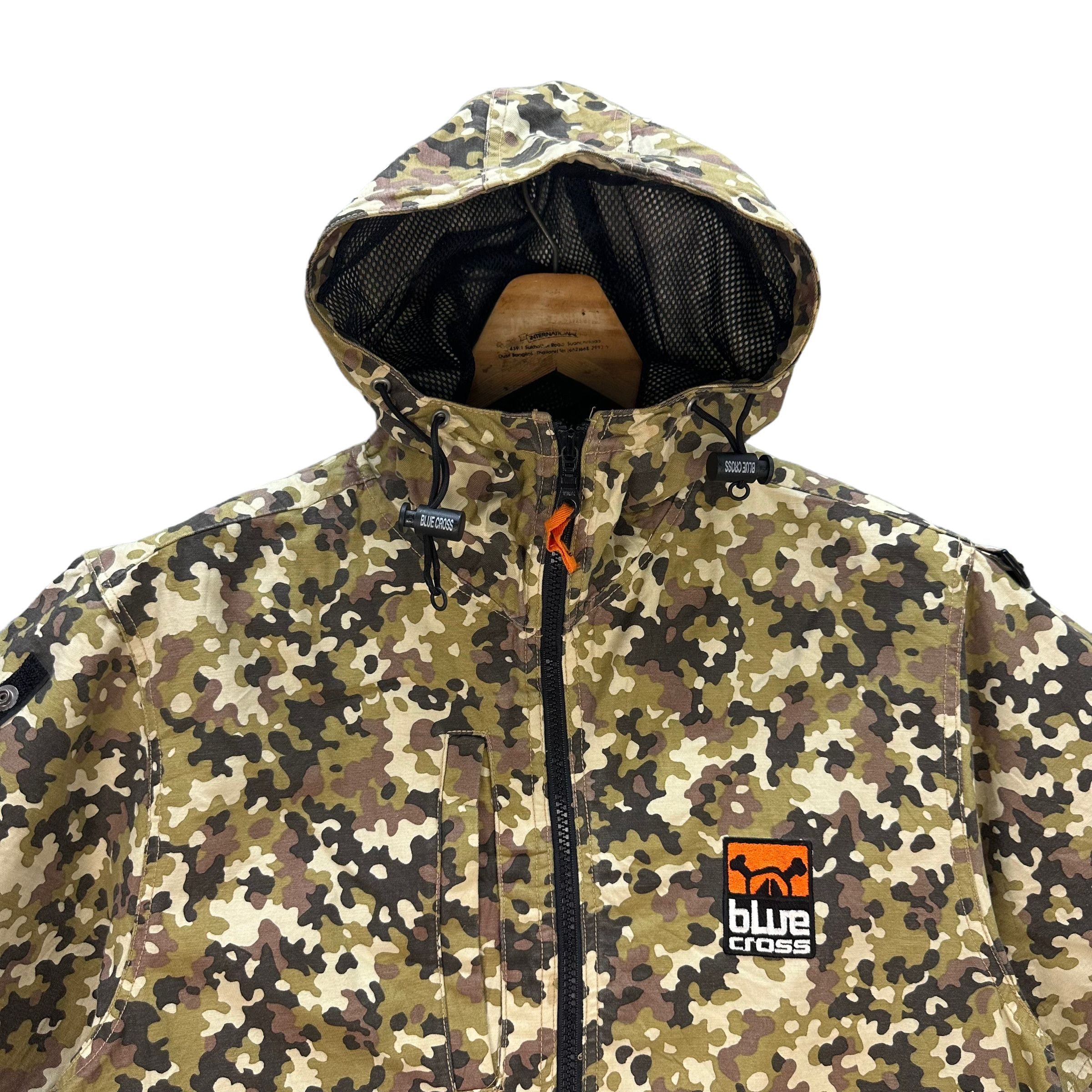 Japanese Brand BLUE CROSS DIGITAL CAMO SHORT SLEEVE ZIPPER HOODIE #8605-017 Size US L / EU 52-54 / 3 - 2 Thumbnail