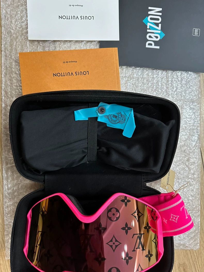 Louis Vuitton Louis Vuitton Ski goggles 2501-Nextarrow Size ONE SIZE - 7 Thumbnail