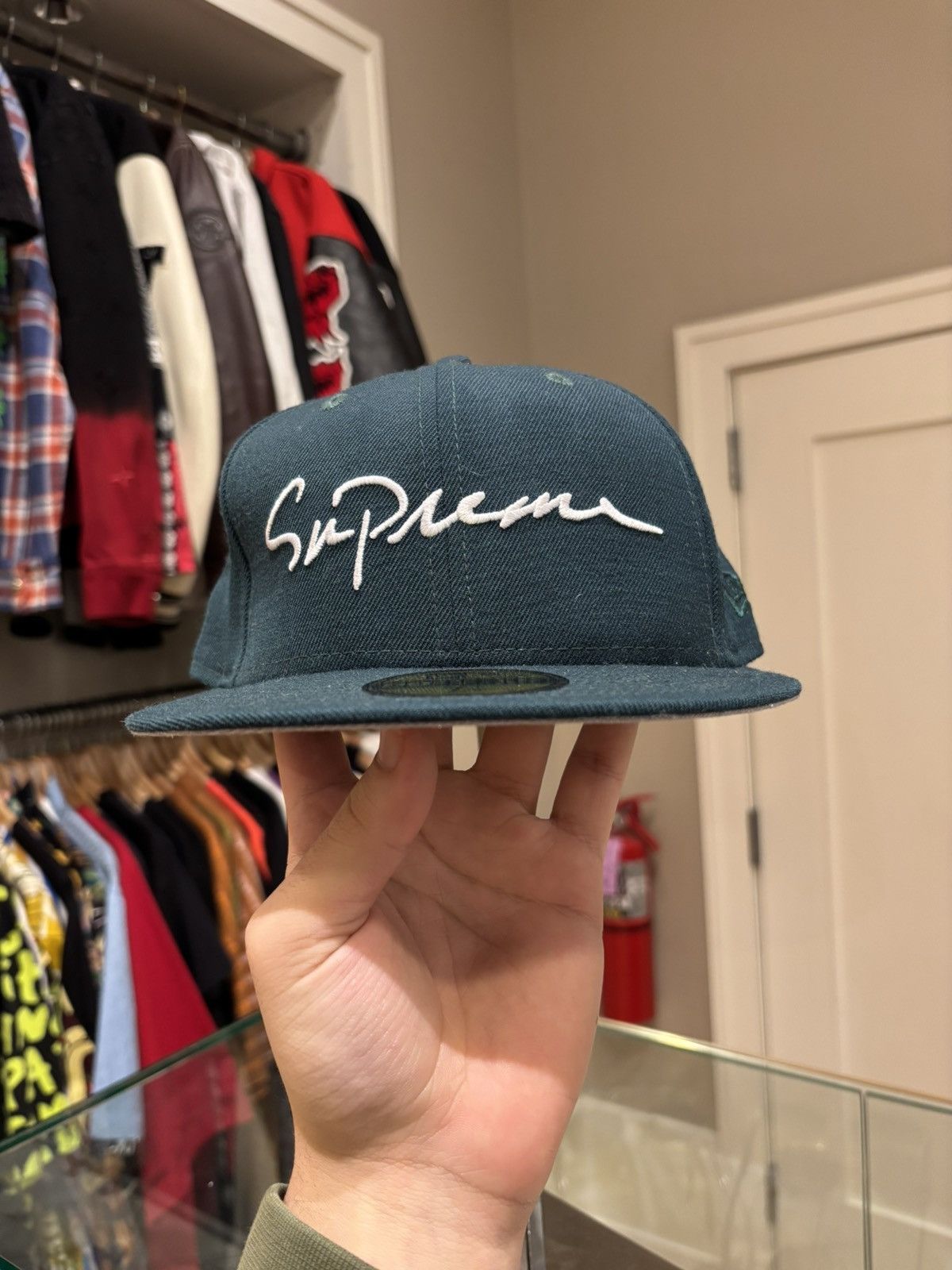 帽子 Supreme Classic Script New Era SUPREME x New Era Classic Script Fitted Hat Cap RED 7 1/8 NEW! F/W