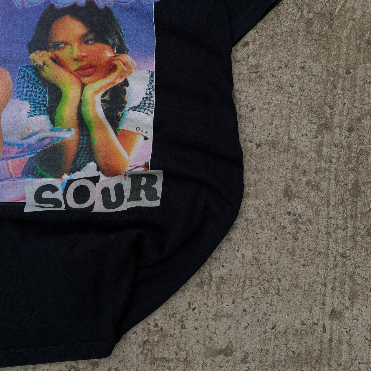Hypebeast Vintage Olivia Rodrigo Sour T-shirts Big Logo Rock Band Y2K Size US S / EU 44-46 / 1 - 5 Thumbnail