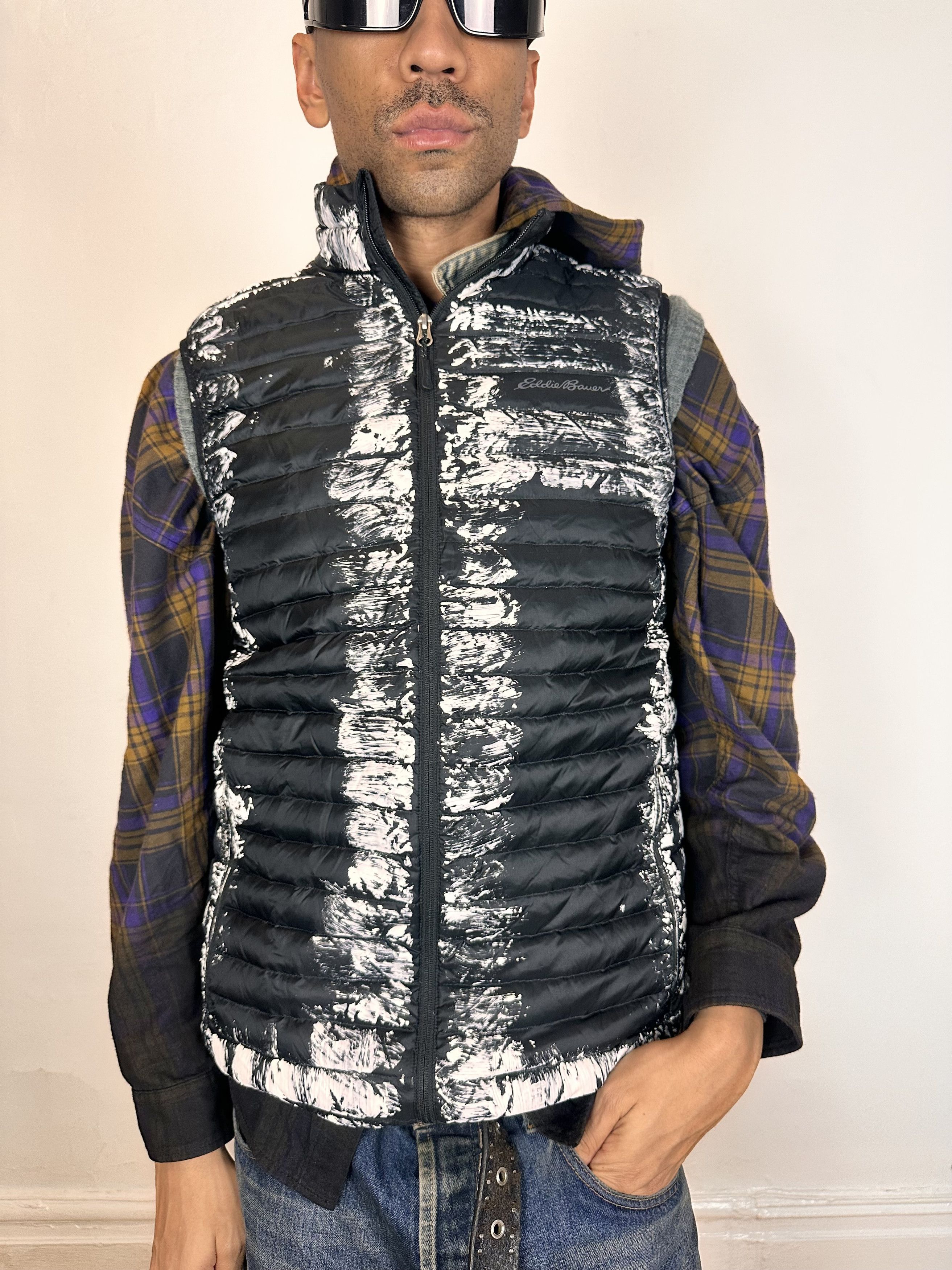 Eddie Bauer ASTROBOI* Eddie Bauer Black Painted Puffer Vest - Tall Large Size US L / EU 52-54 / 3 - 1 Thumbnail