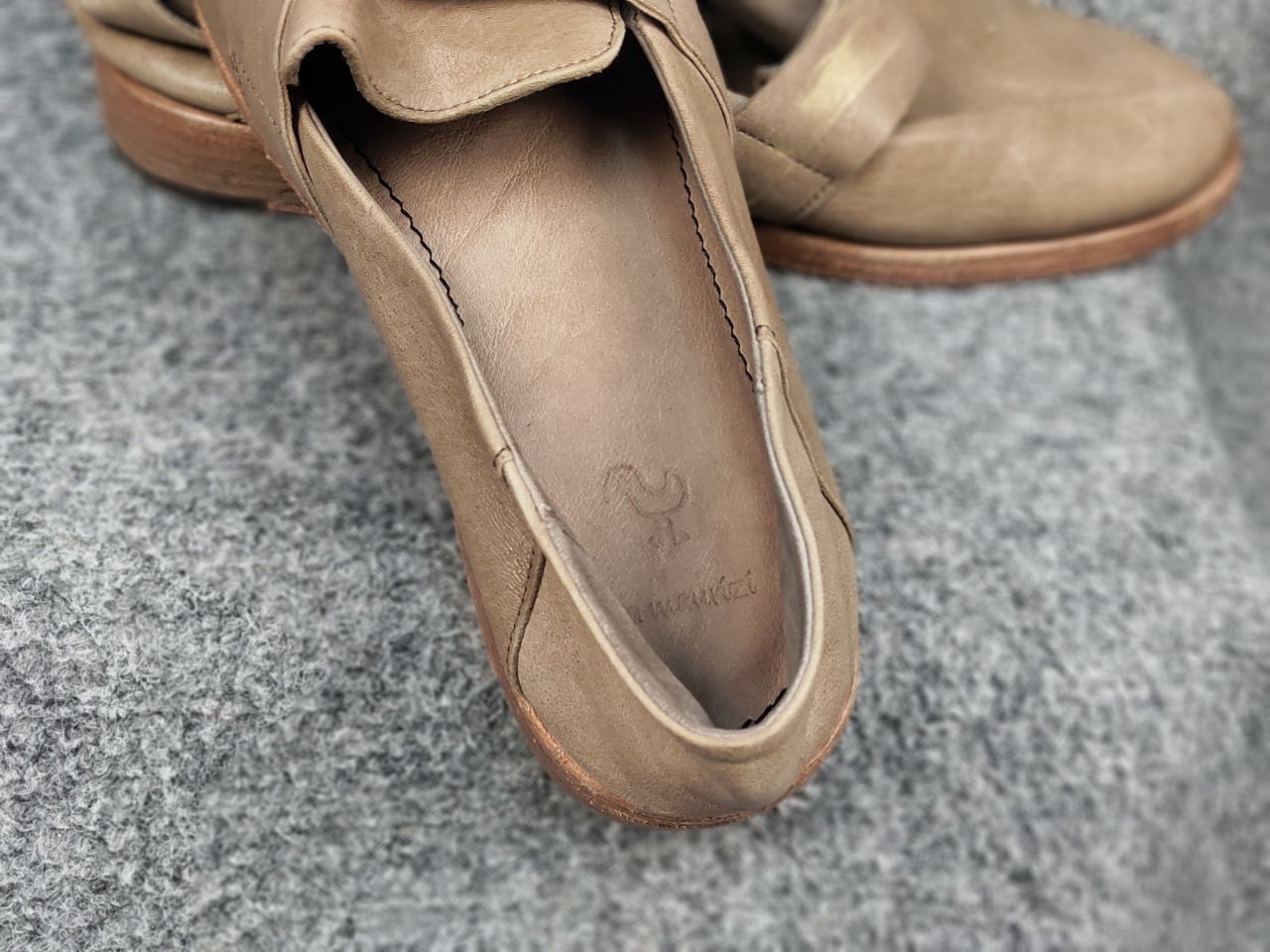 Elia Maurizi Elia Maurizi Design Premium leather beige Loafers Size US 7.5 / IT 37.5 - 13 Thumbnail