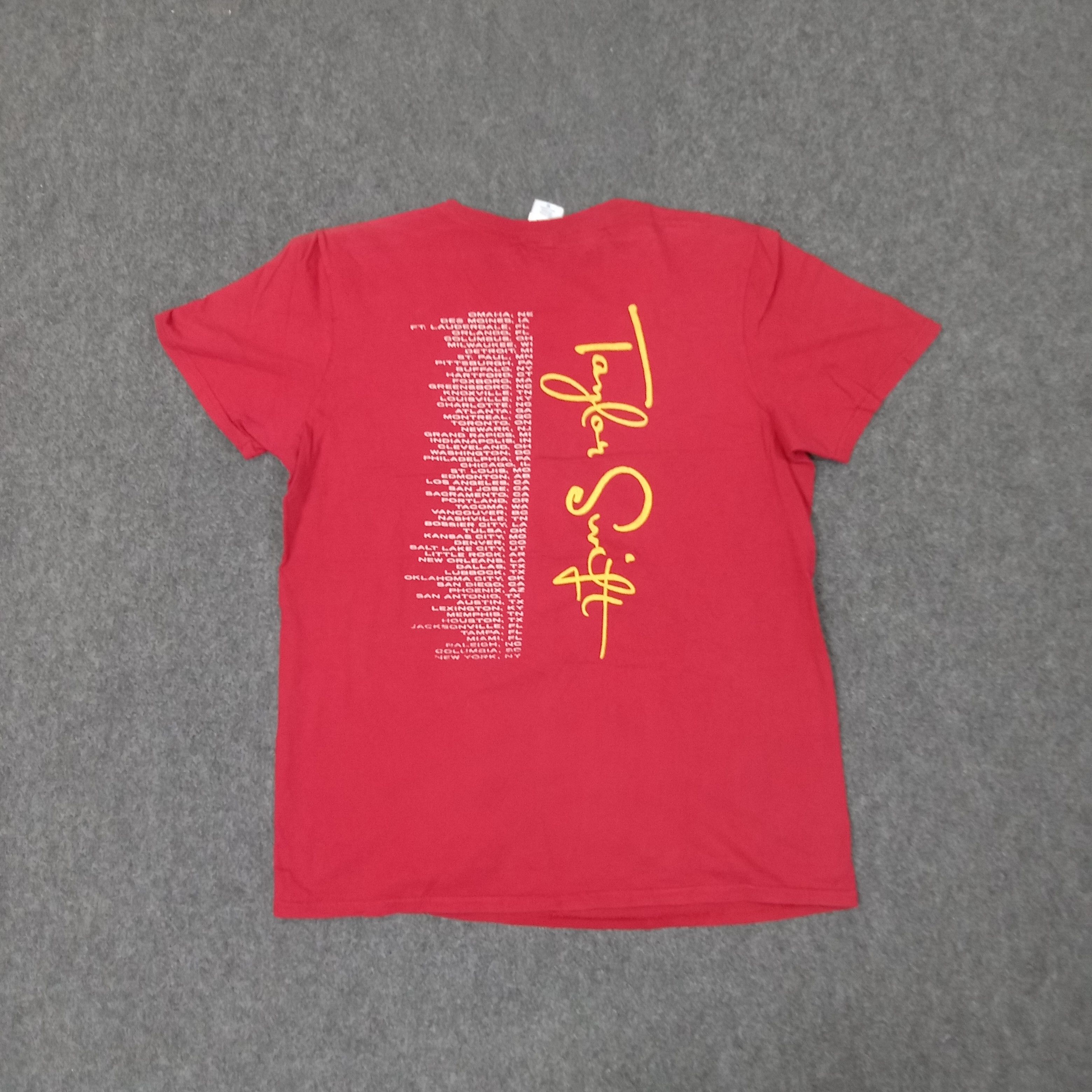 Band Tees Taylor Swift American Singer Songwriter Tour Tees C249N37 Size US M / EU 48-50 / 2 - 4 Thumbnail