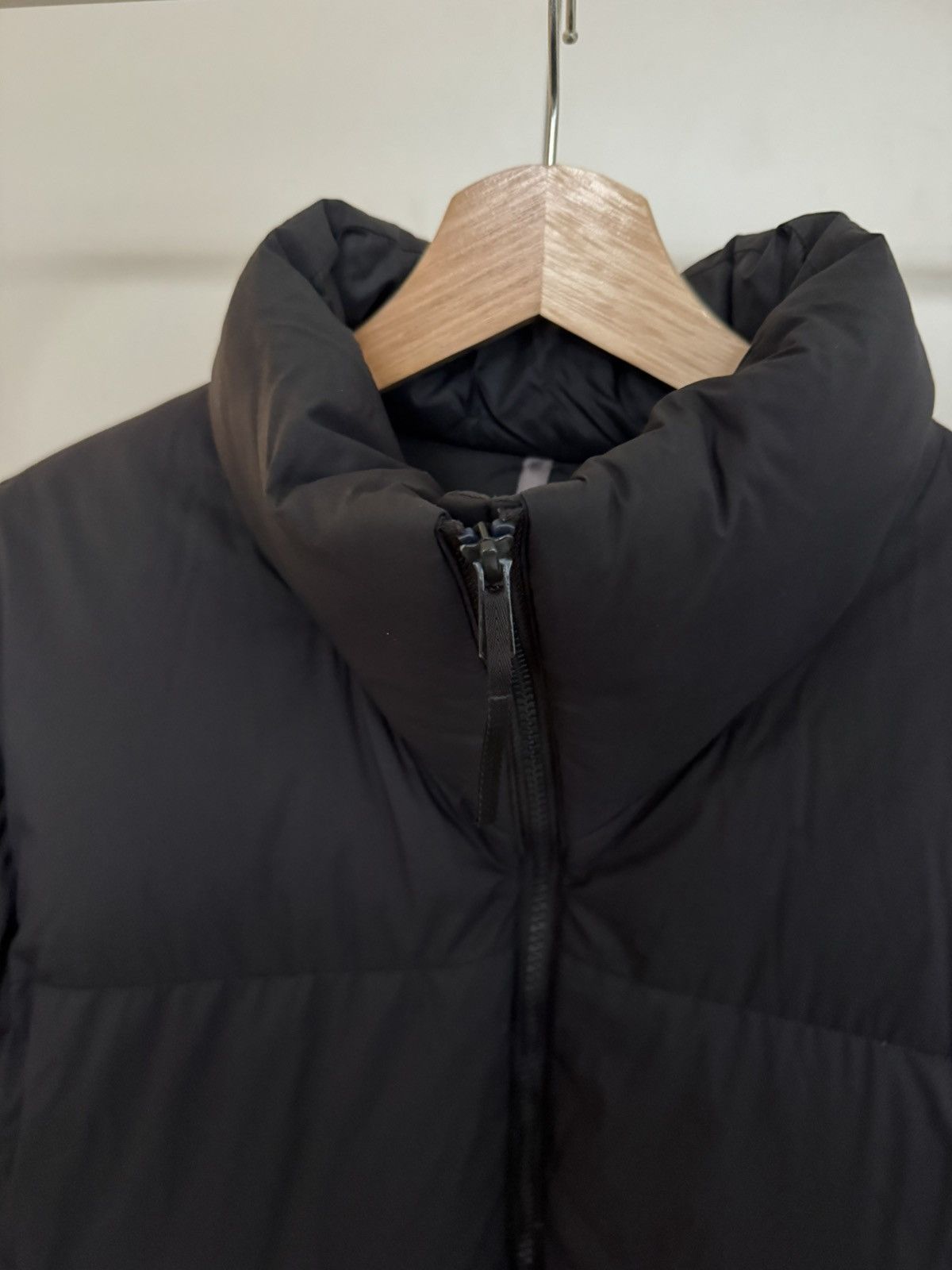 Veilance Cropped puffer Size US S / EU 44-46 / 1 - 3 Thumbnail