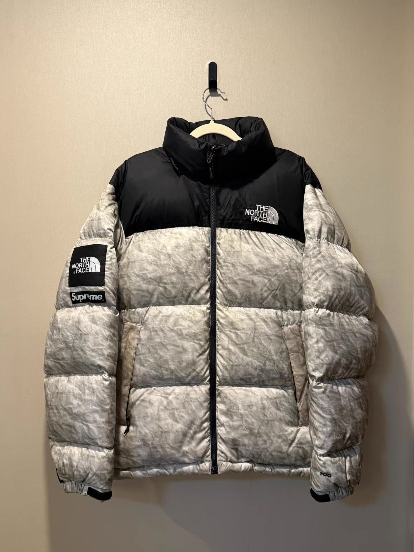 Supreme Supreme x The North Face Paper Print Nuptse Down Jacket Ｑ20 Size US M / EU 48-50 / 2 - 1 Thumbnail