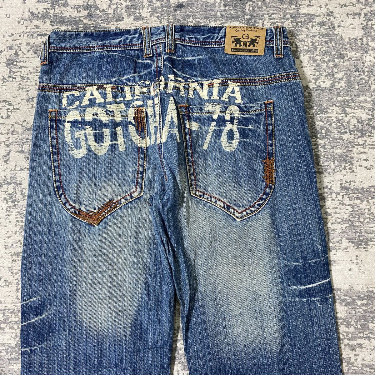 If Six Was Nine × Japanese Brand × Le Grande Bleu (L.G.B.) Vintage Gotcha Spellout Raw Faded Denim Pants Size US 34 / EU 50 - 2 Thumbnail