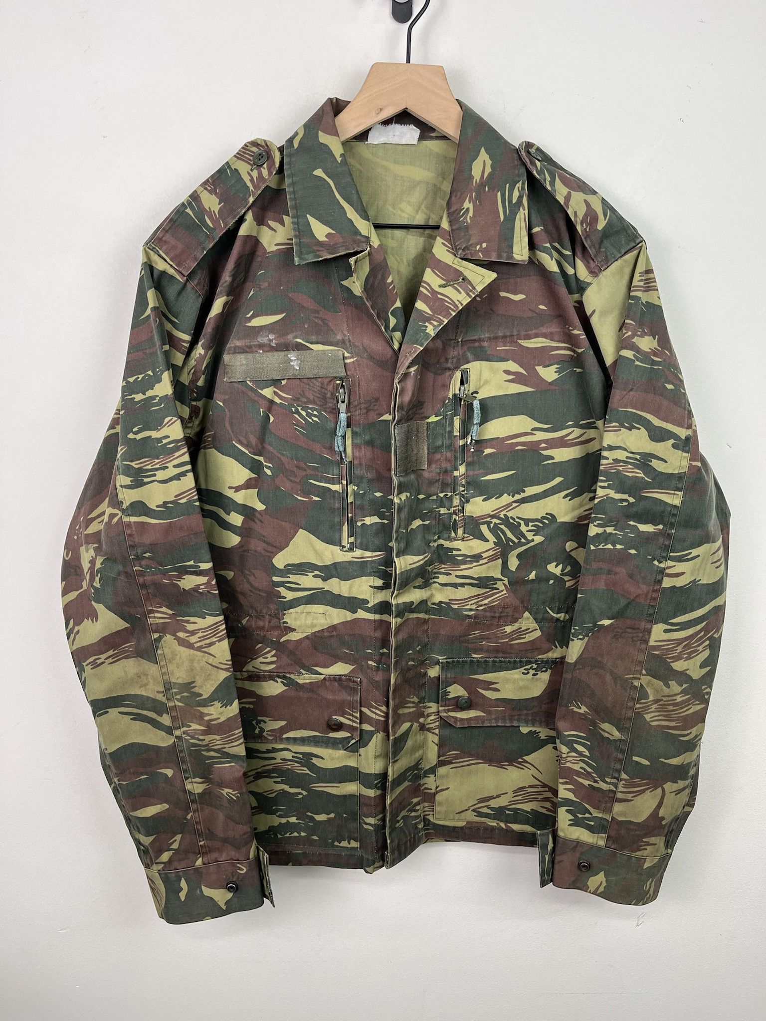 Vintage Vintage French Lizard Military Camo Jacket Size M Size US M / EU 48-50 / 2 - 1 Thumbnail