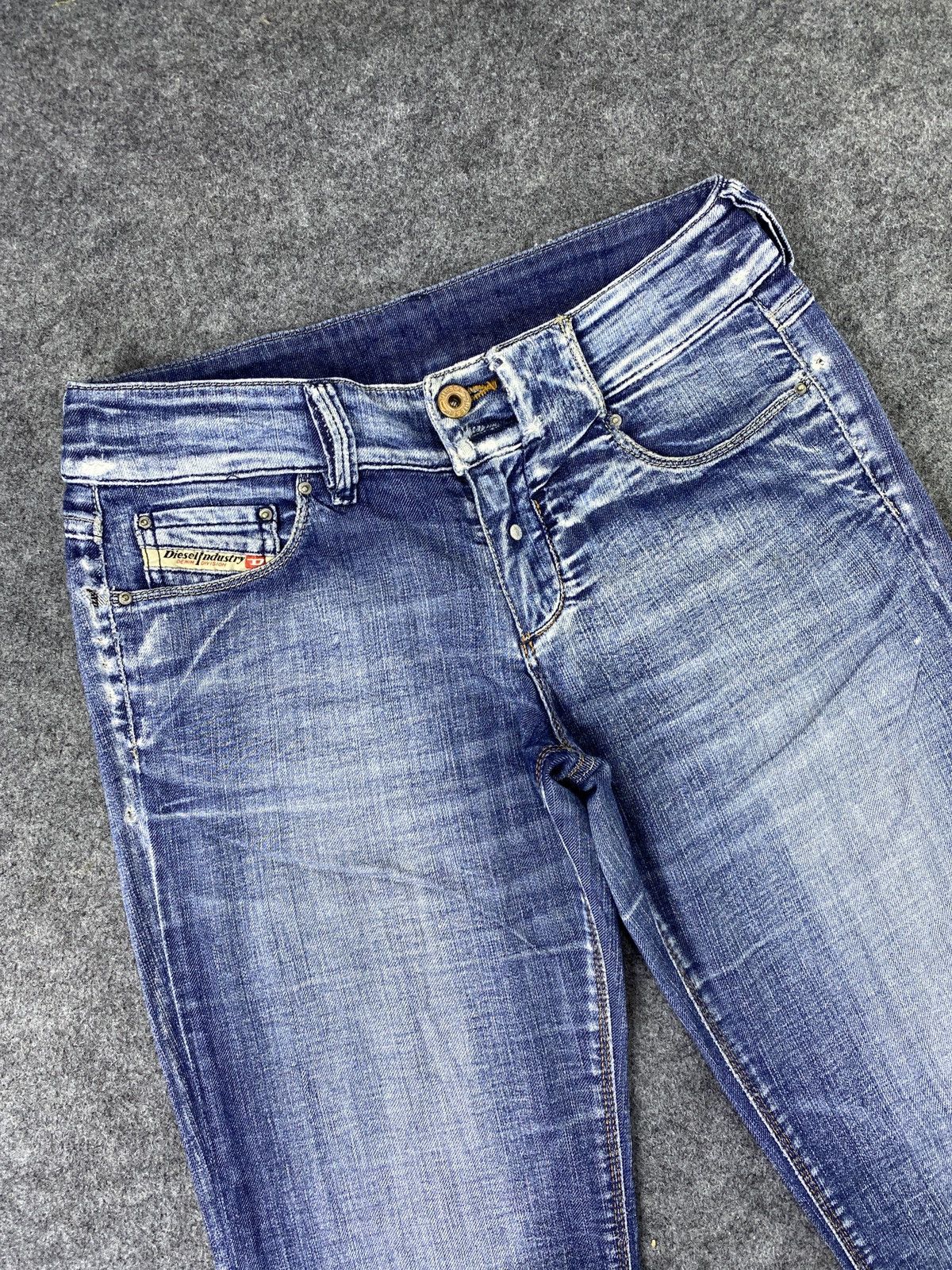 Diesel × Jean × Vintage Diesel Distressed Blue Wash Jeans - J1034 Size 28" / US 6 / IT 42 - 3 Thumbnail