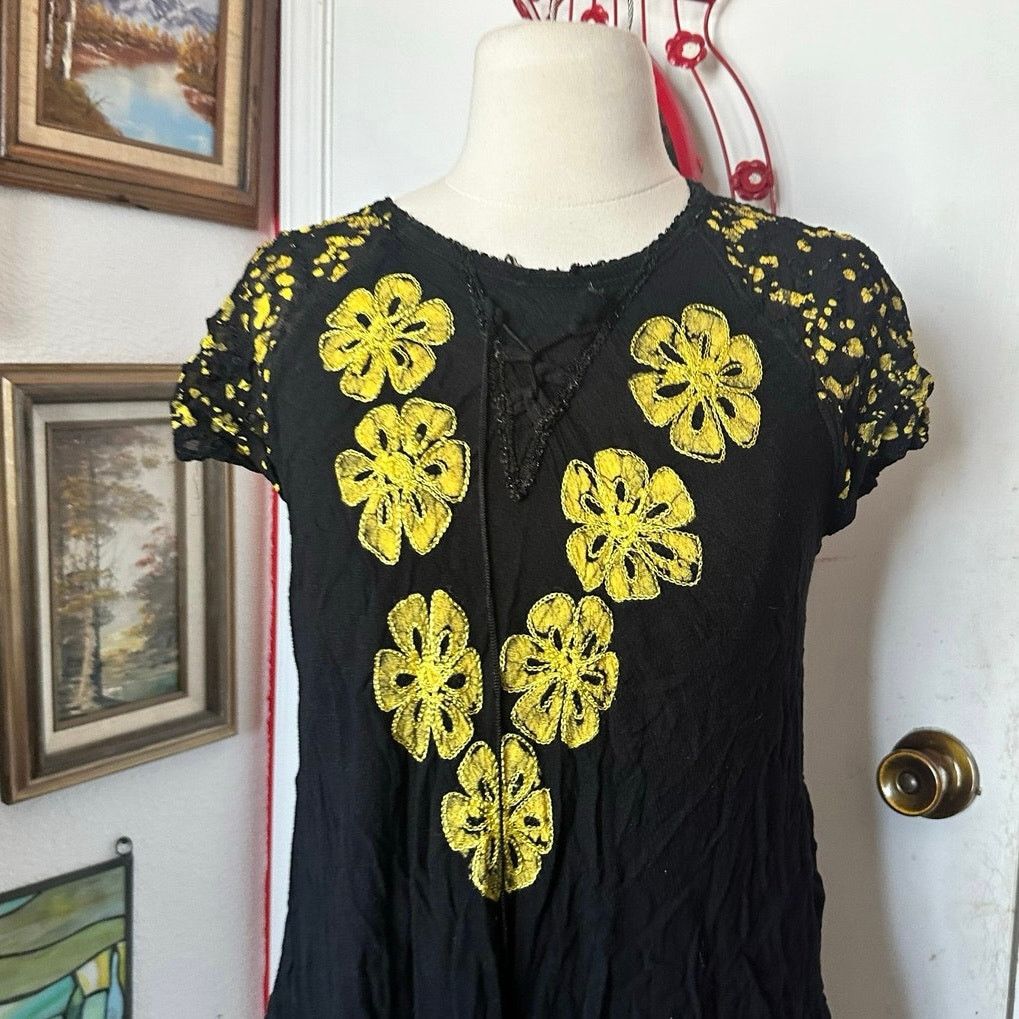Other aqua beach black yellow floral knit midi dress Size ONE SIZE - 2 Thumbnail