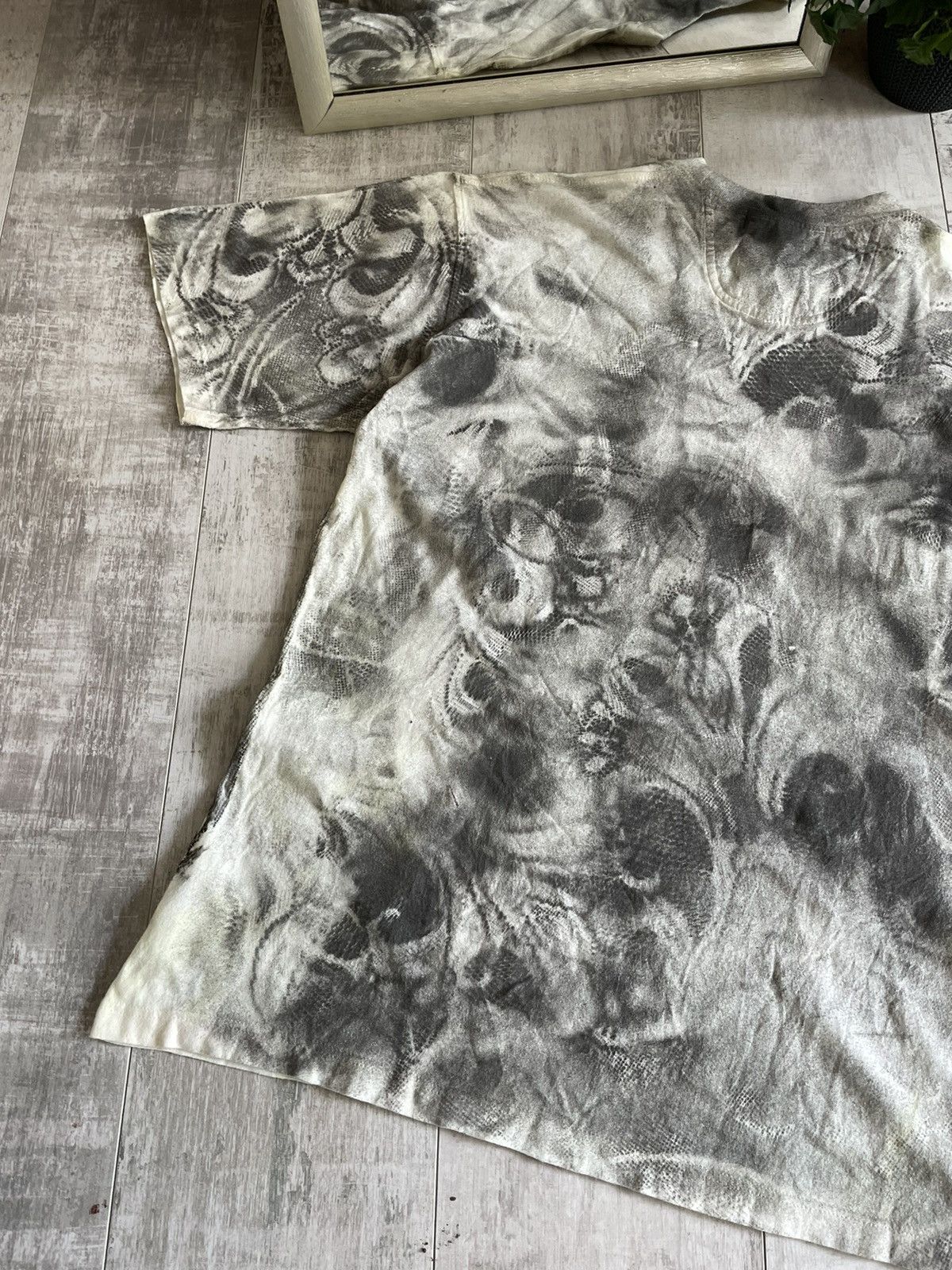 Burberry Burberrys Vintage Custom Floral T-Shirt Big Logo 1 of 1 Size US M / EU 48-50 / 2 - 8 Thumbnail