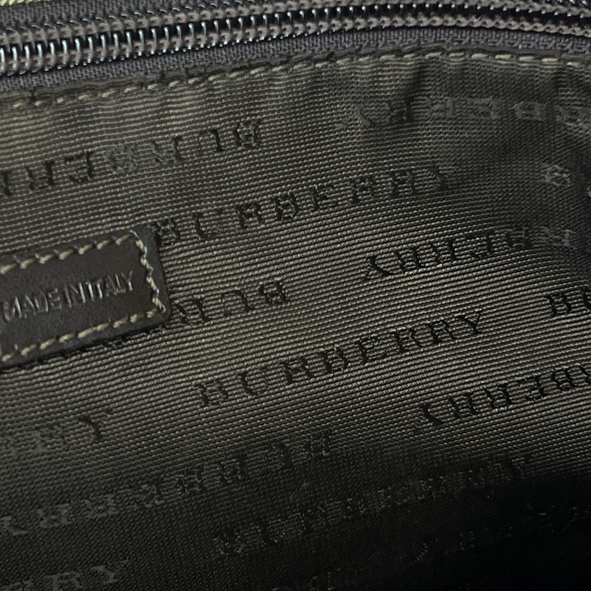 Burberry × Designer × Vintage Auth. Vintage Burberrys Shoulder Bucket bag Size ONE SIZE - 14 Thumbnail