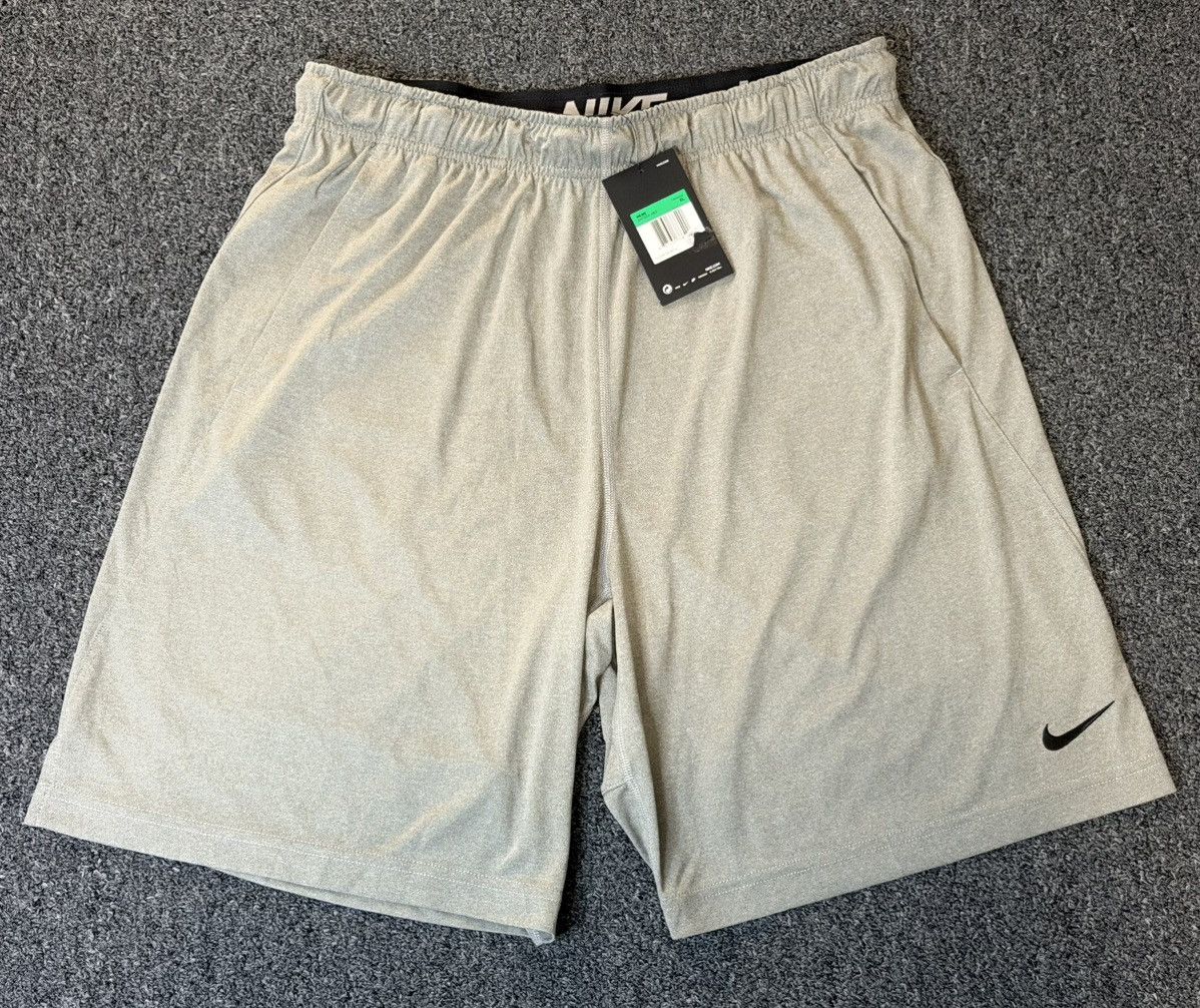 Nike NIKE DRI FIT MENS TRAINING GYM ATHLETIC XL SHORTS STANDARD Size US 36 / EU 52 - 1 Thumbnail