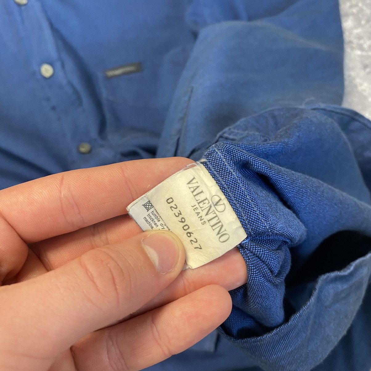 Valentino Luxury Valentino Jeans Small Basic logo Blue vintage shirt Size US L / EU 52-54 / 3 - 10 Thumbnail