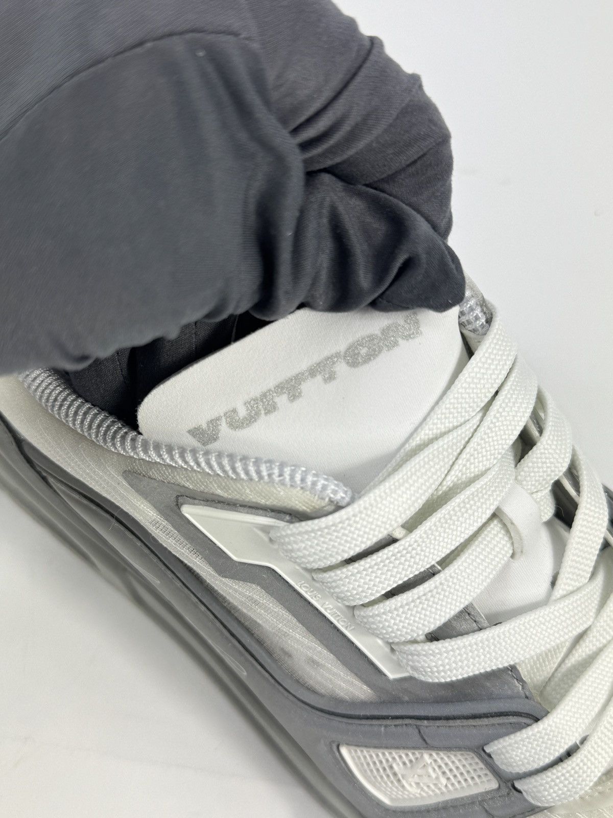 Louis Vuitton 37th AMERICA’S CUP REFLECTIVE SNEAKERS Size US 8.5 / EU 41-42 - 8 Thumbnail