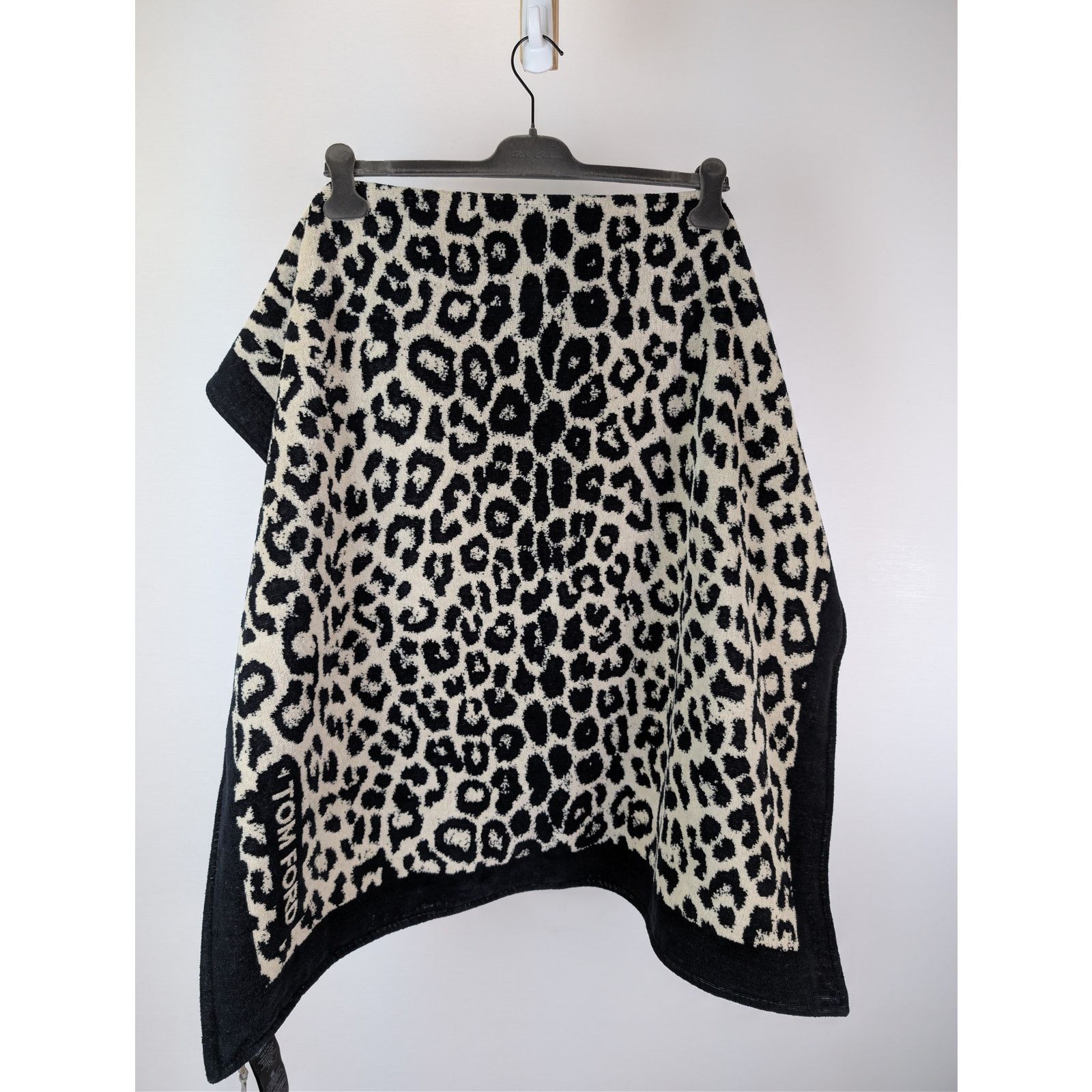Tom Ford o1rshd1 Size: OS / Towel in Leopard Brown Size ONE SIZE - 10 Thumbnail