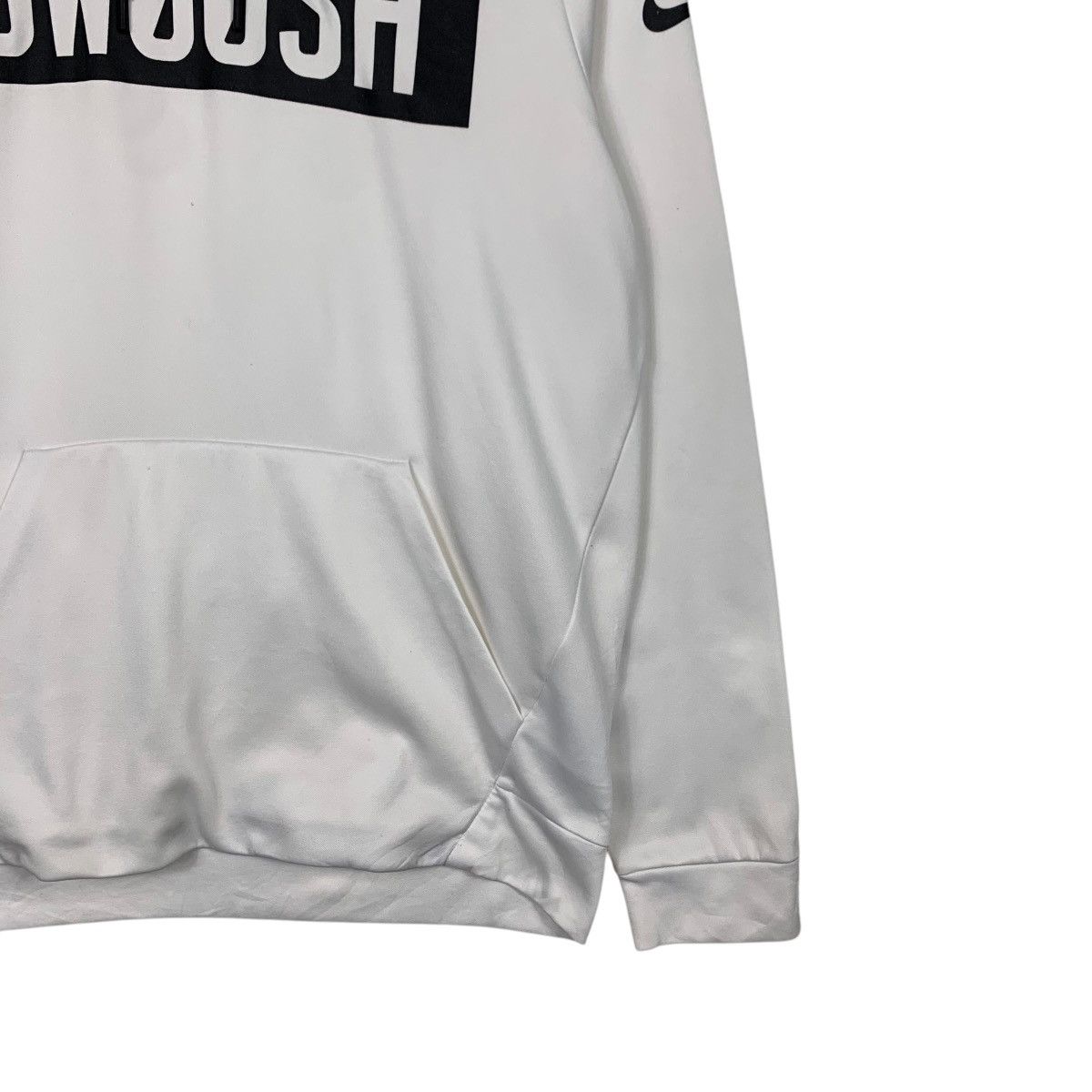 Nike NIKE SWOOSH Big Logo White Pullover Hoodies #2547-C115 Size US M / EU 48-50 / 2 - 6 Thumbnail
