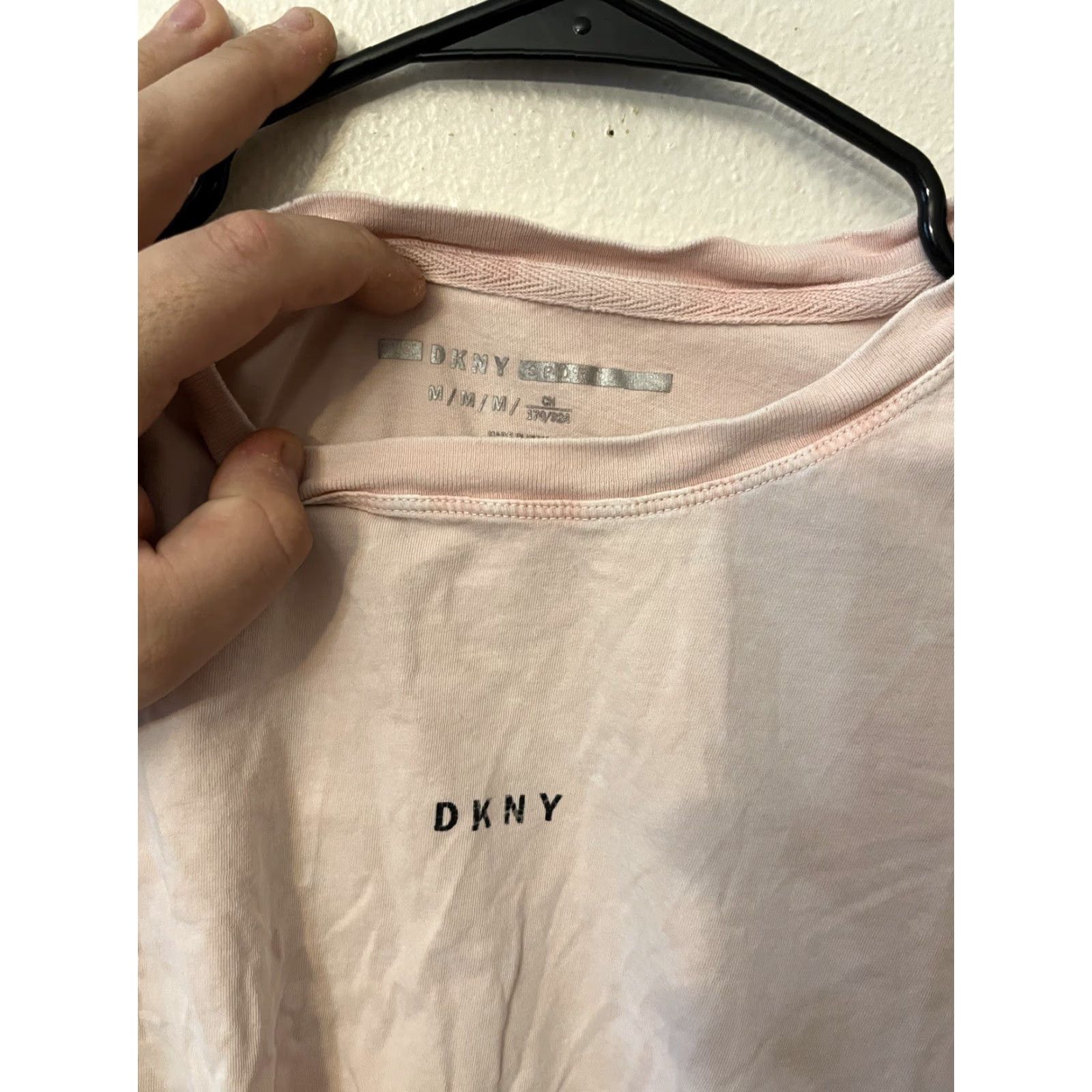 DKNY VINTAGE DKNY Logo Crew Neck T-Shirt Pink Solid Adult Medium Womens Size M / US 6-8 / IT 42-44 - 3 Thumbnail