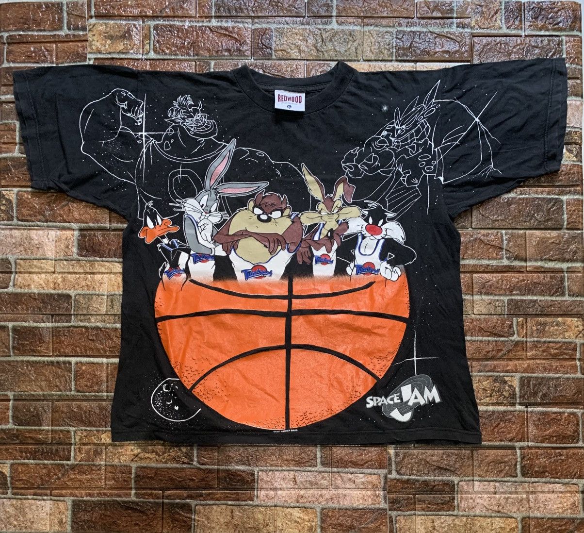 Warner Bros space jam 1997 squad vintage tshirt Size US XL / EU 56 / 4 - 1 Thumbnail