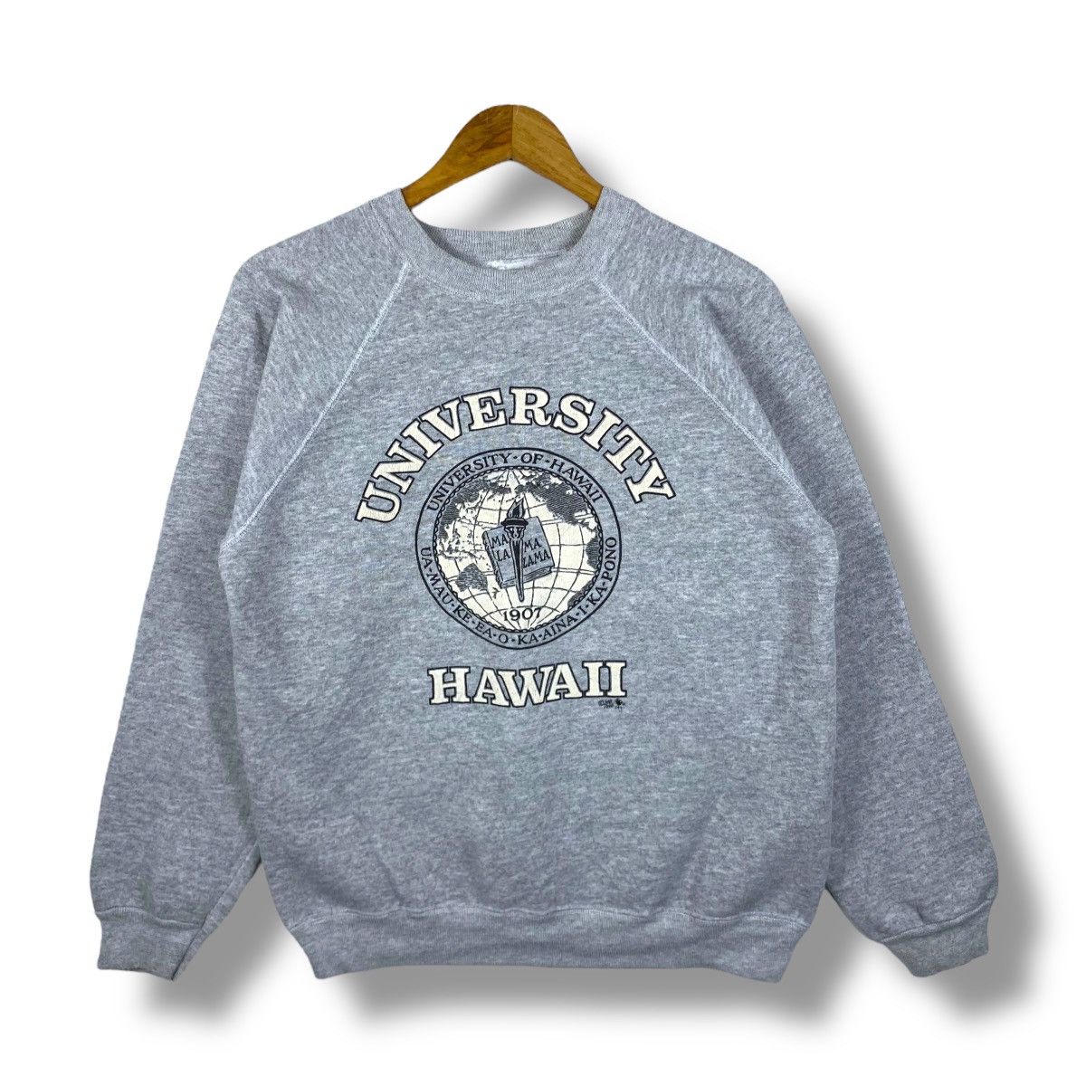 Vintage Vintage 90's UNIVERSITY OF HAWAII Logo Crewneck Sweatshirt Size US L / EU 52-54 / 3 - 1 Thumbnail