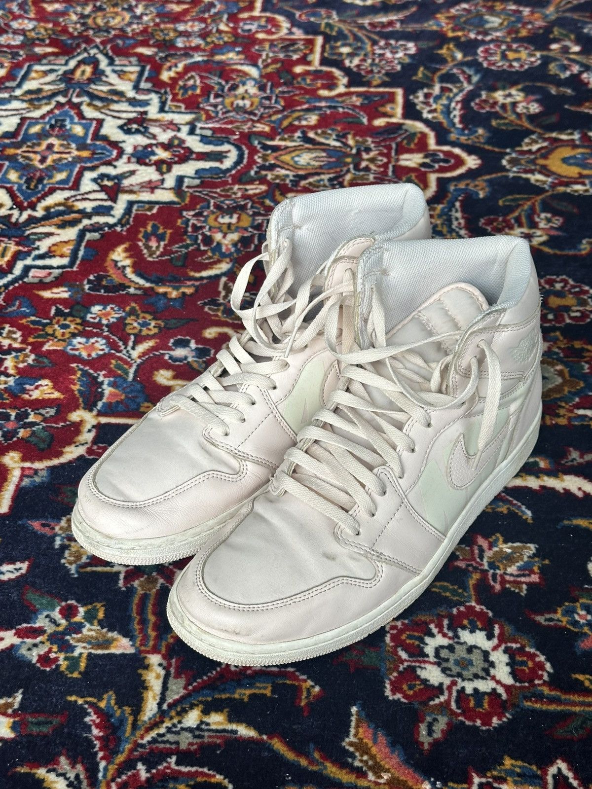 Jordan Brand Air Jordan 1 High Guava Ice Size US 13 / EU 46 - 1 Thumbnail