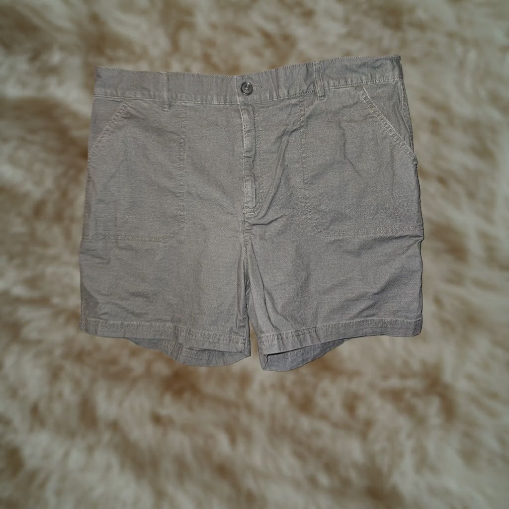 Eddie Bauer Eddie Bauer Rip Stop Chino Shorts Women's 10 Gray High Rise Flap Pocket Hiking Size 32" / US 10 / IT 46 - 1 Thumbnail