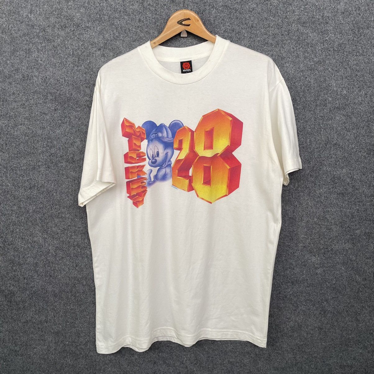 Disney × Mickey Mouse × Vintage Vintage 1990s Mickey Mouse 28 Iconic Birthday Number T Shirt Size US L / EU 52-54 / 3 - 1 Thumbnail
