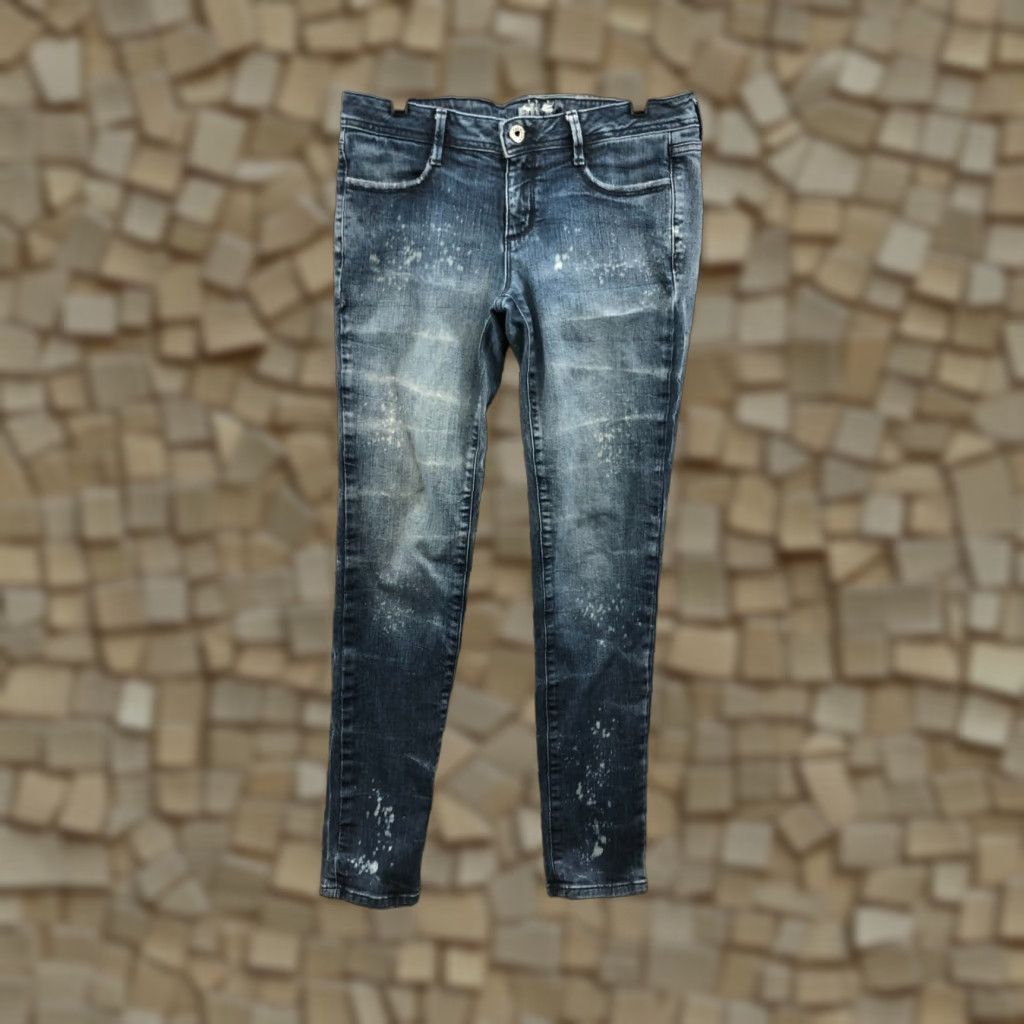 Vintage SPJ Jeans Size 11 Juniors Medium Wash Low Rise Blue Jeans Regular 5-Pocket Denim Skinny Ladies Womens Size 32" / US 10 / IT 46 - 1 Thumbnail