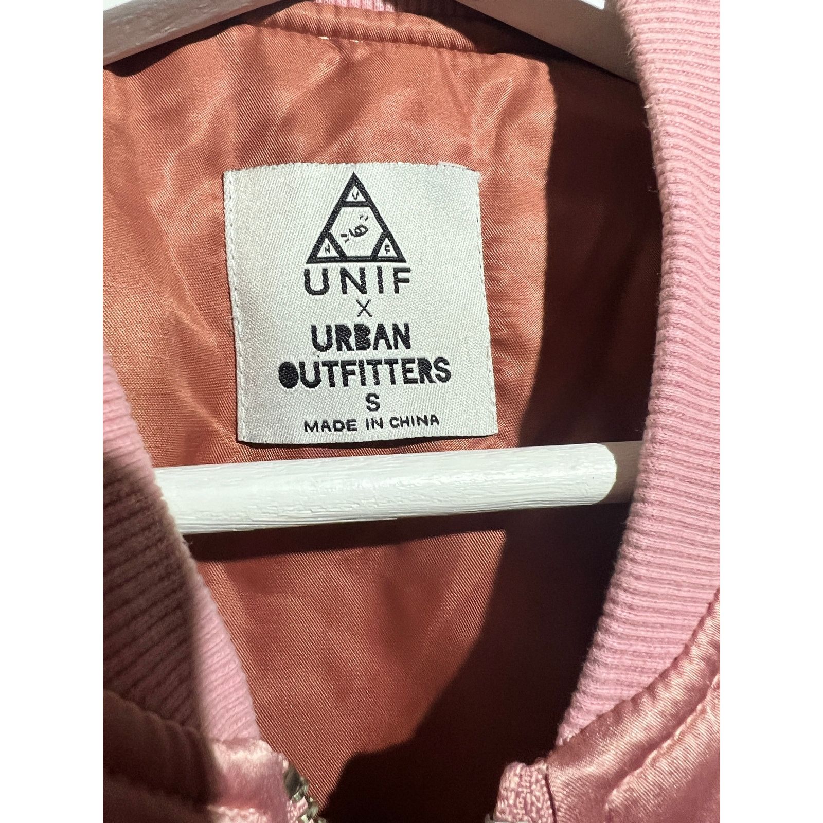 UNIF Unif X Urban Outfitters Pink Satin Bomber Jacket Size S / US 4 / IT 40 - 3 Thumbnail