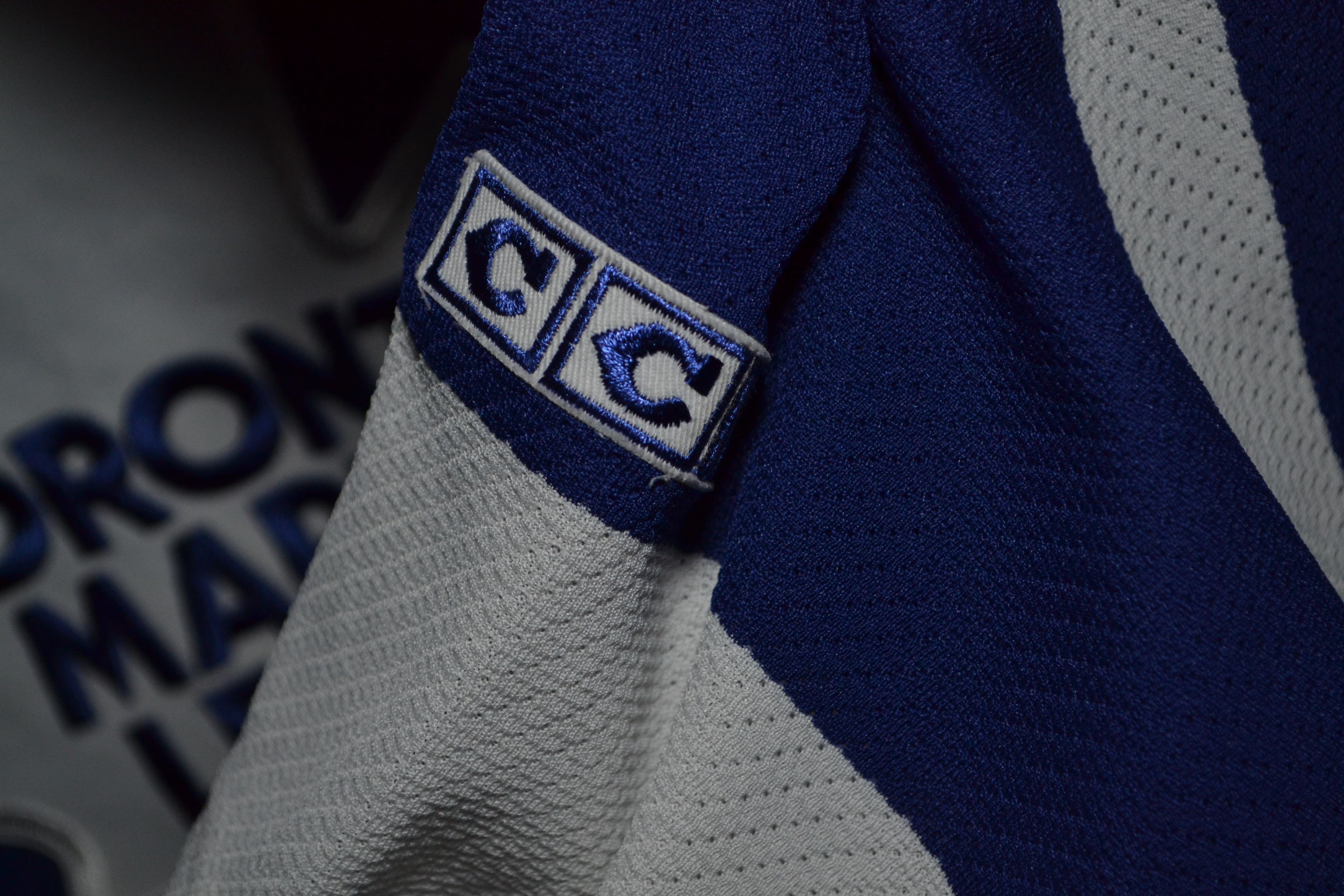 Ccm Toronto Maple Leafs 1990s NHL CCM Air-Knit Jersey Vintage XL Size US XL / EU 56 / 4 - 7 Thumbnail