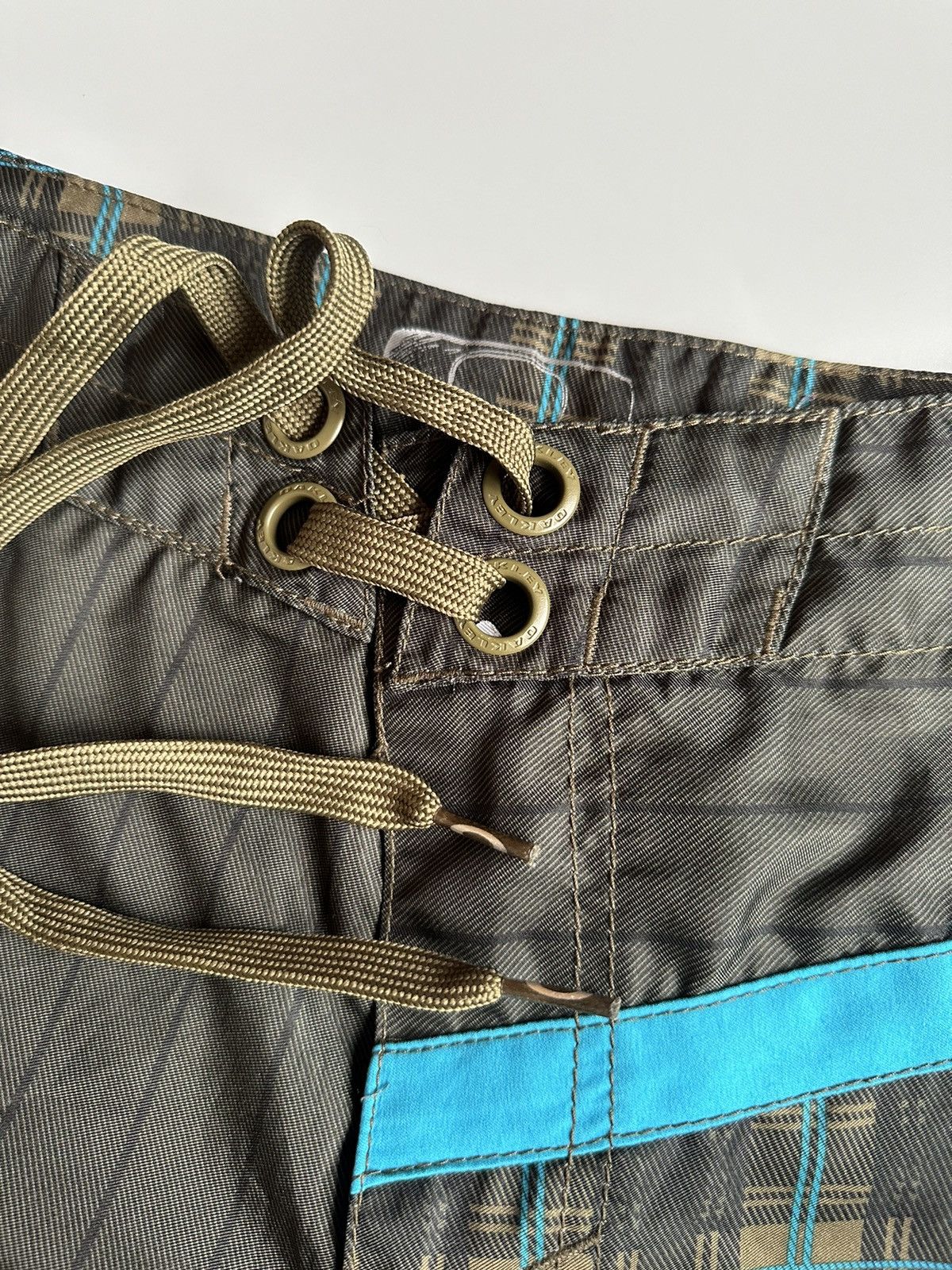 Oakley Vintage Oakley Shorts Big Logo Swimwear Surfing Style Y2K Size US 32 / EU 48 - 5 Thumbnail