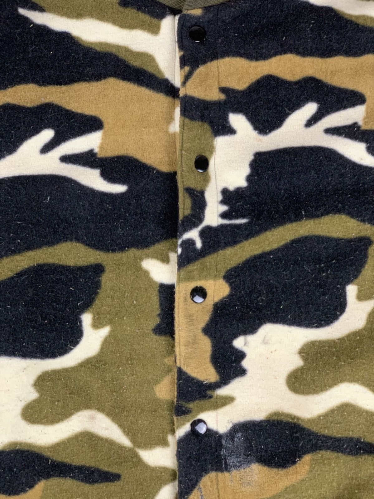 Japanese Brand Japanese Brand Camo Fleece Bomber Jacket Size US L / EU 52-54 / 3 - 4 Thumbnail