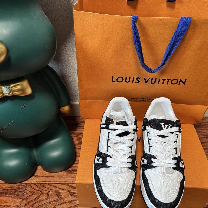 Louis Vuitton Louis Vuitton Trainer Panda Low-Top Fashion Sneakers -2508 Size US 8 / EU 41 - 2 Thumbnail