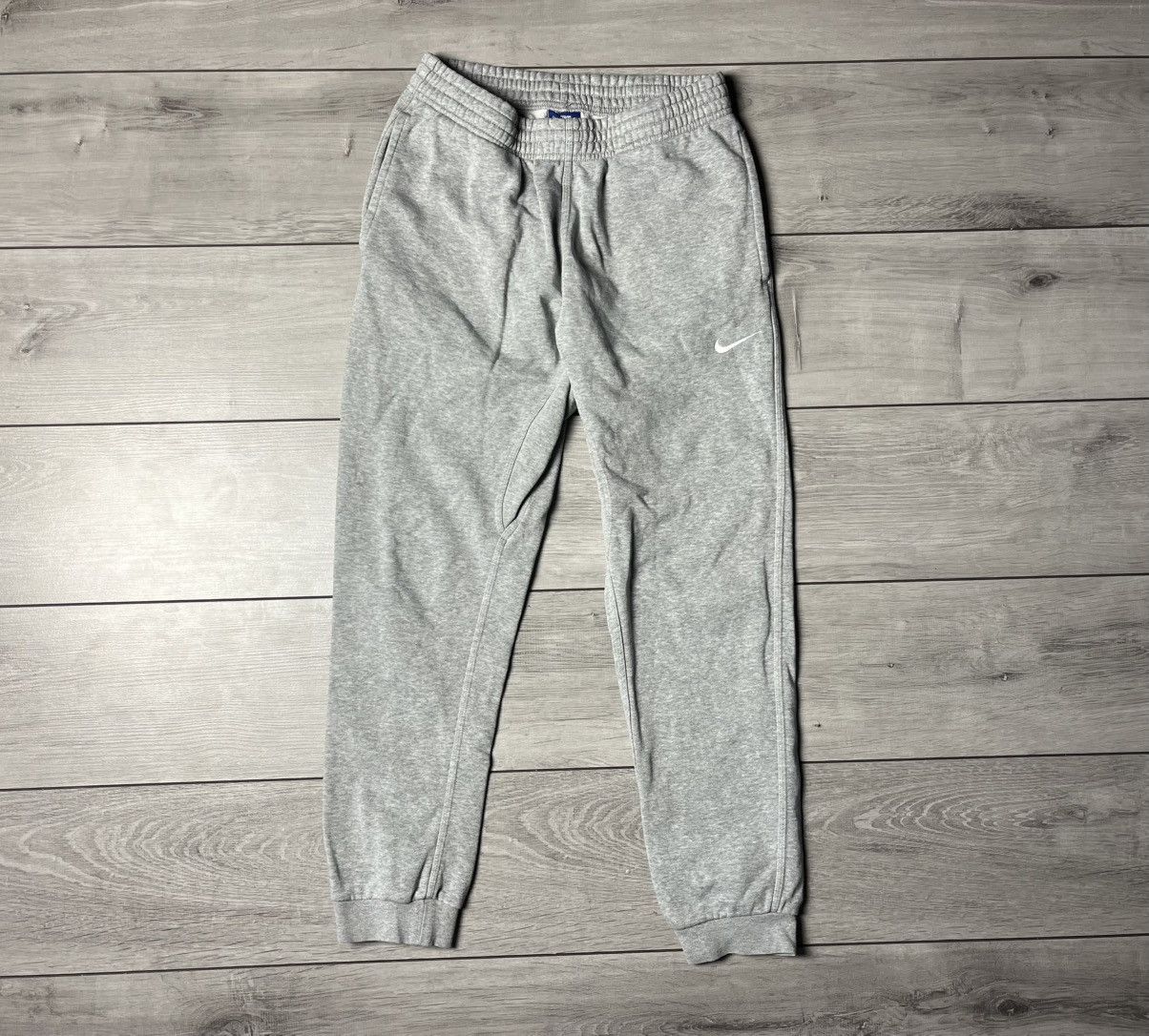 Nike Nike sweatpants swoosh size M/L Size US 34 / EU 50 - 1 Thumbnail