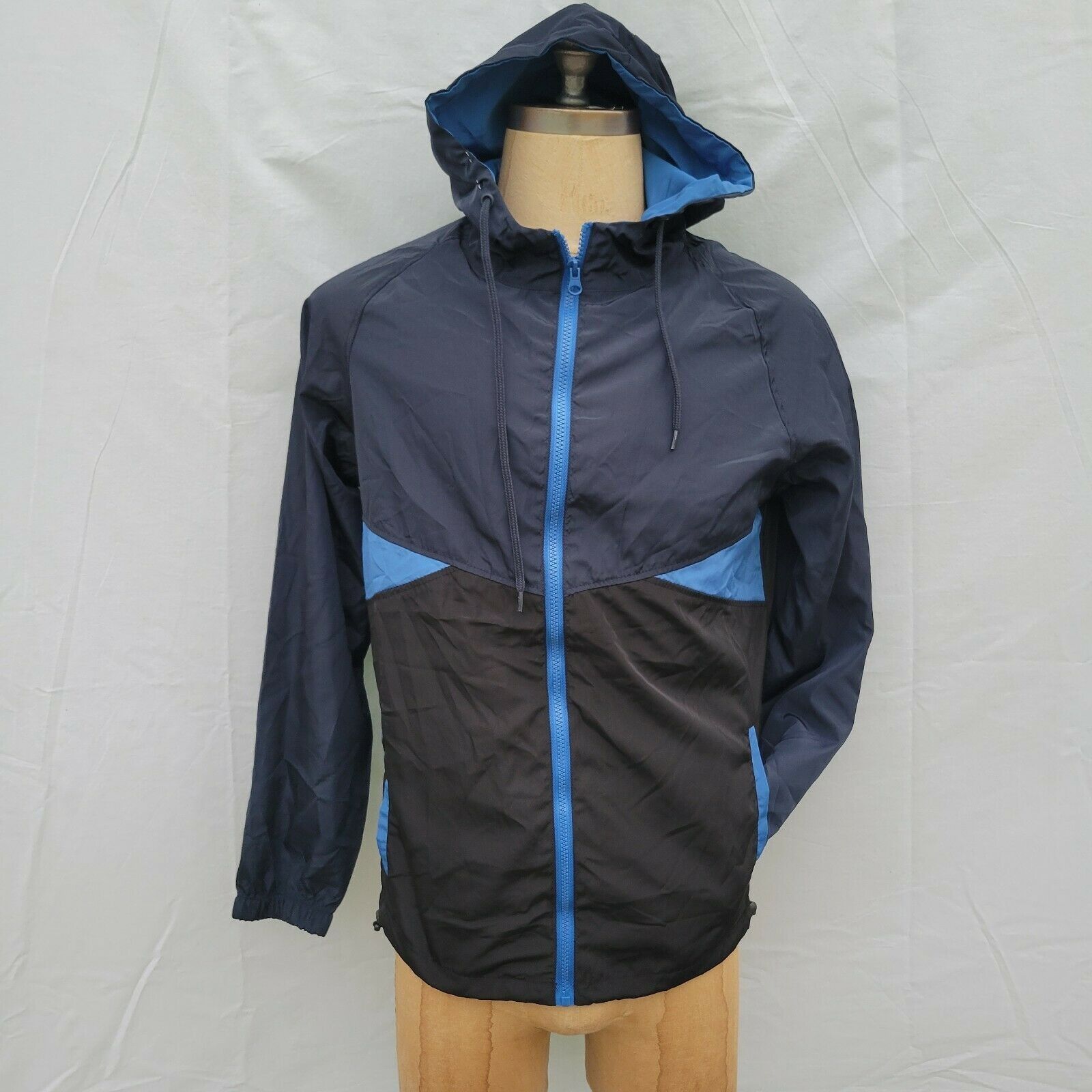 Other Men's Beautiful Giant. Windbreaker Hoodie Jacket. M Size US M / EU 48-50 / 2 - 2 Thumbnail