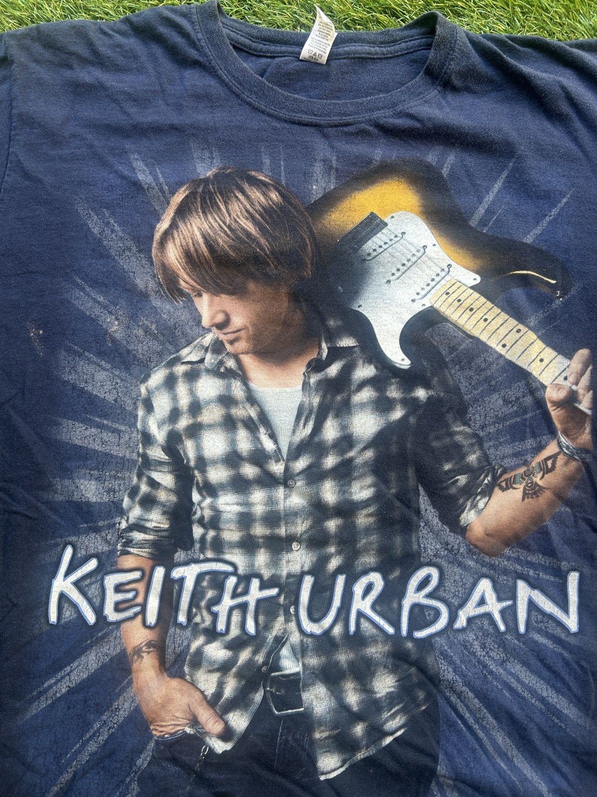 Vintage 2010 Keith Urban tour T Shirt Size US M / EU 48-50 / 2 - 2 Thumbnail