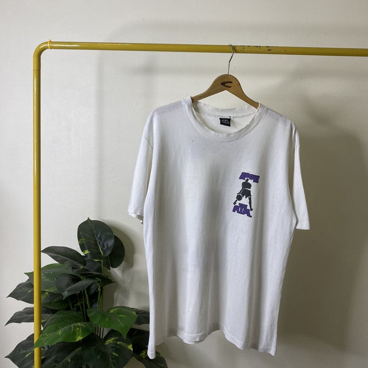 Above the Rim Vintage 1990s Above The Rim Hoopswear Reebok Distressed Tee Size US L / EU 52-54 / 3 - 7 Thumbnail