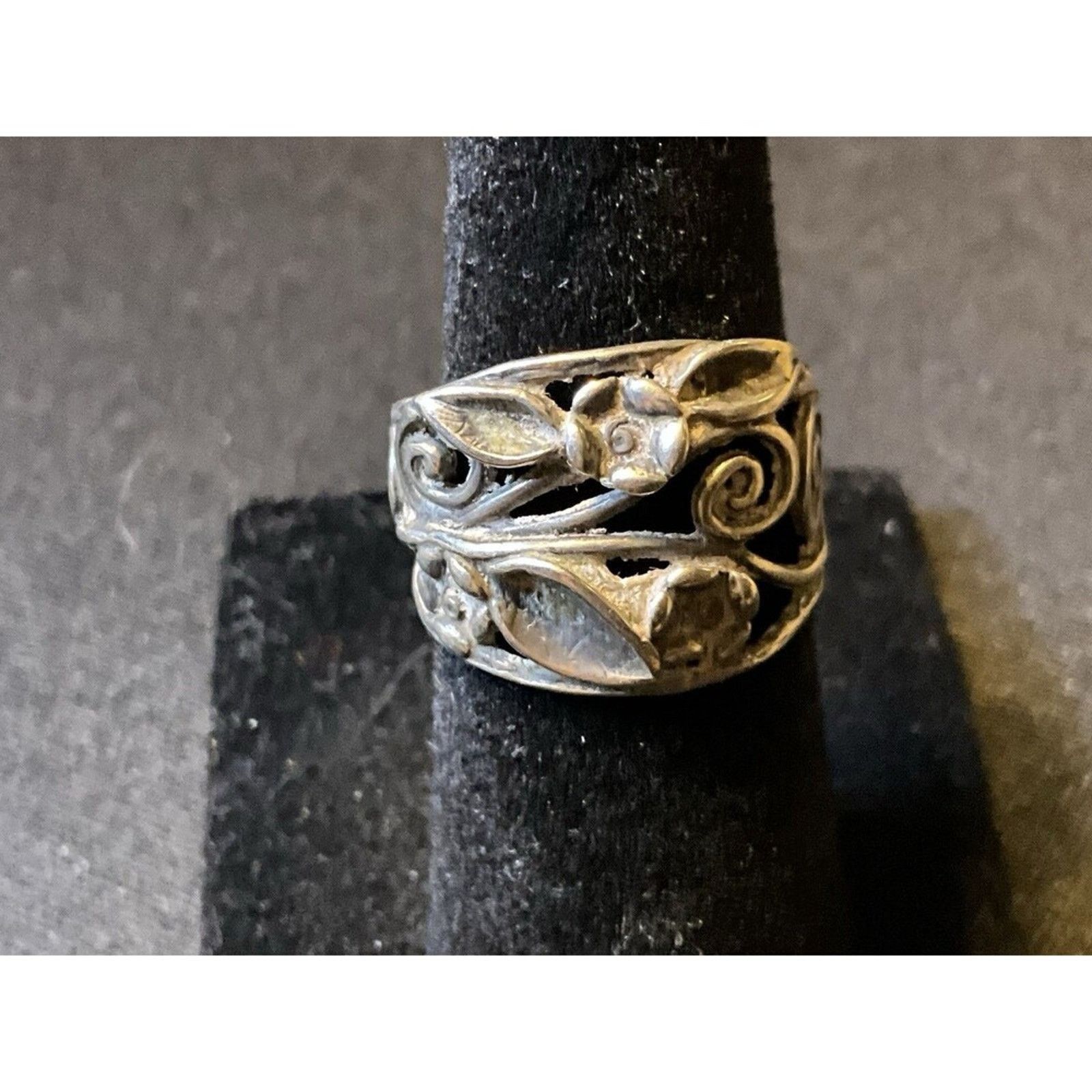 Other 925 Sterling Silver Floral Band Ring Size 4.5 Size ONE SIZE - 2 Thumbnail