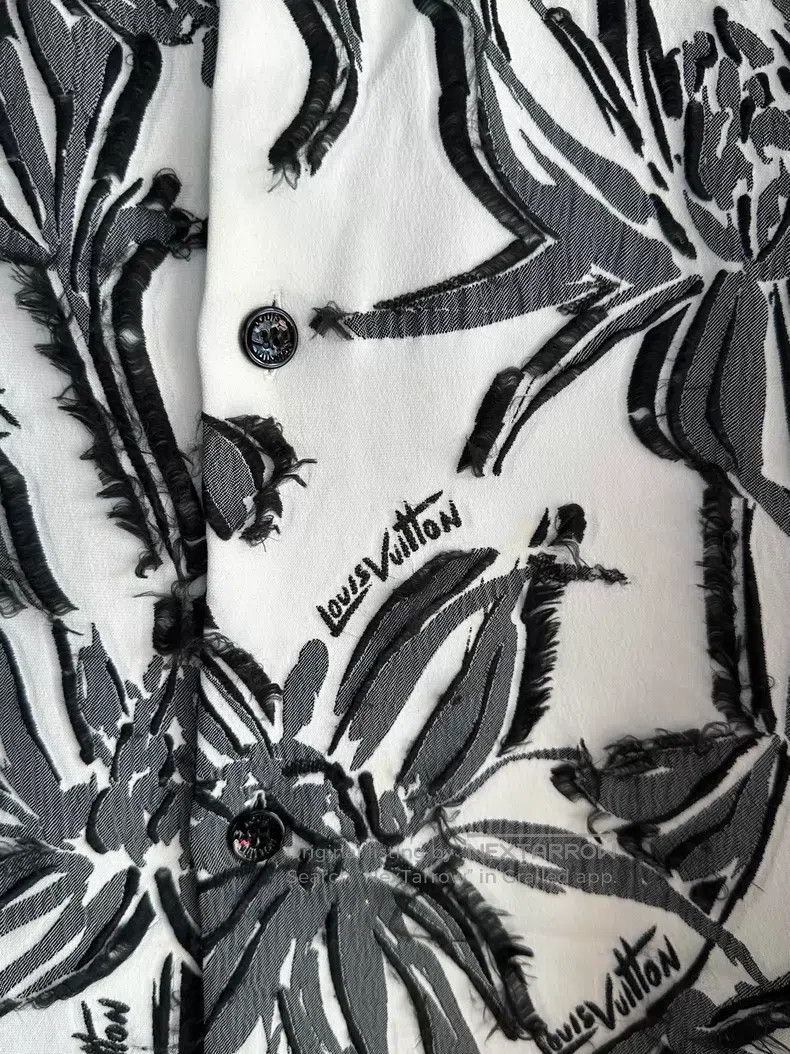 Louis Vuitton Louis Vuitton Yarn seagrass print short sleeve shirt Size US XS / EU 42 / 0 - 6 Thumbnail