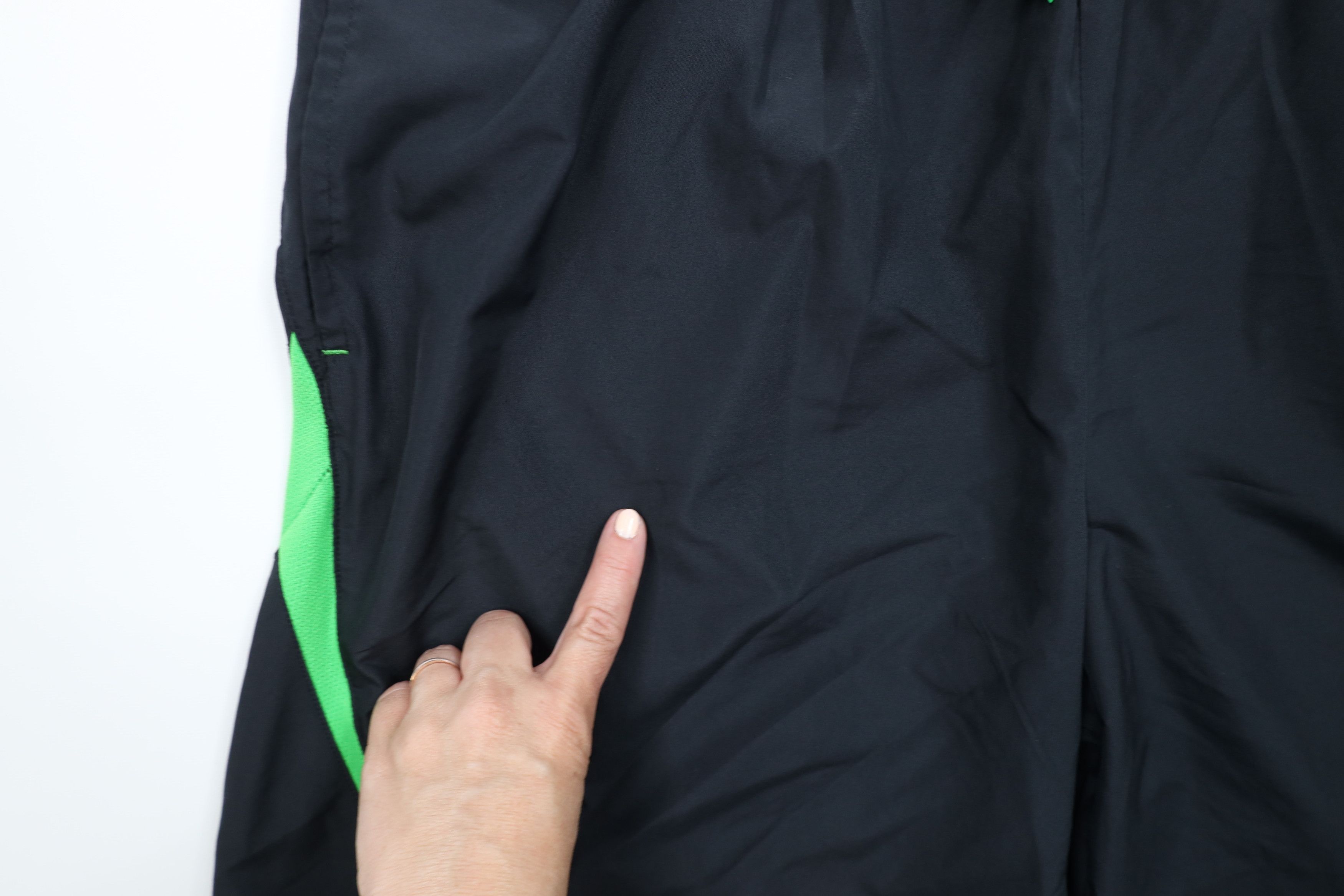 Champion Vintage 90s Y2K Champion Running Jogging Soccer Shorts Black Size US 36 / EU 52 - 6 Thumbnail