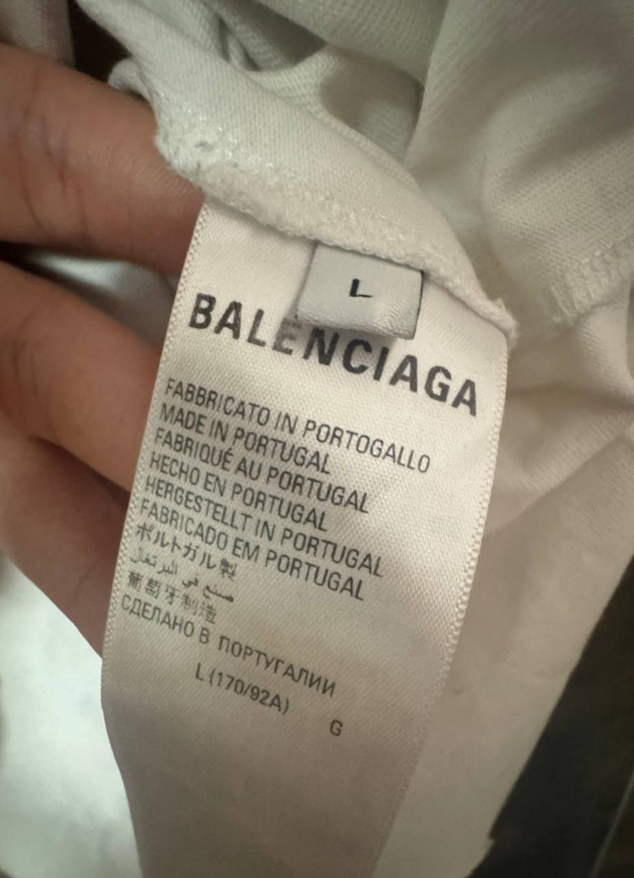 Balenciaga T-shirt BALENCIAGA Logo Distressed Size US L / EU 52-54 / 3 - 5 Thumbnail
